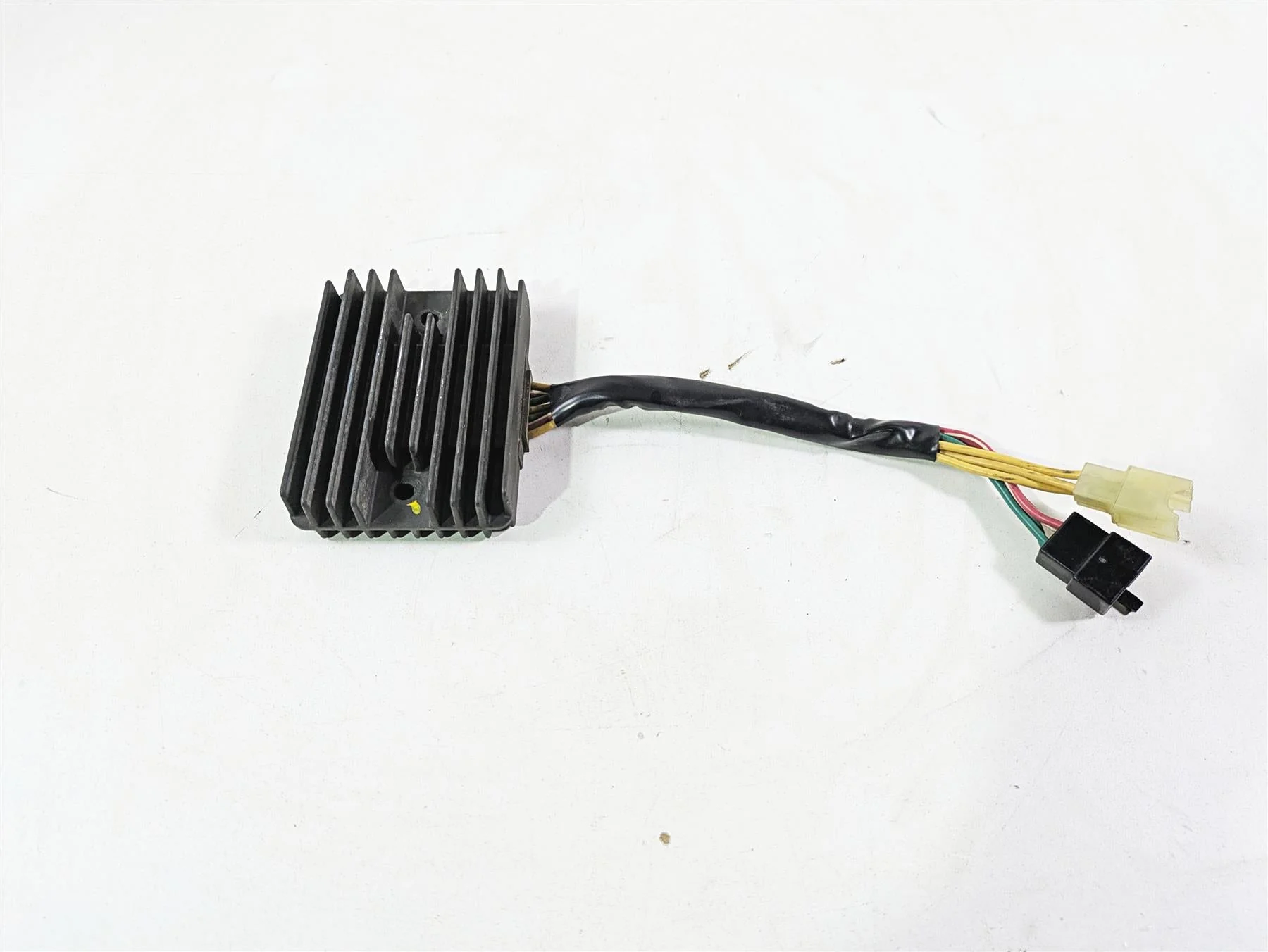 2022 Ducati Scrambler Desert Sled Rectifier Voltage Regulator SH579B 54040111C - Image 2