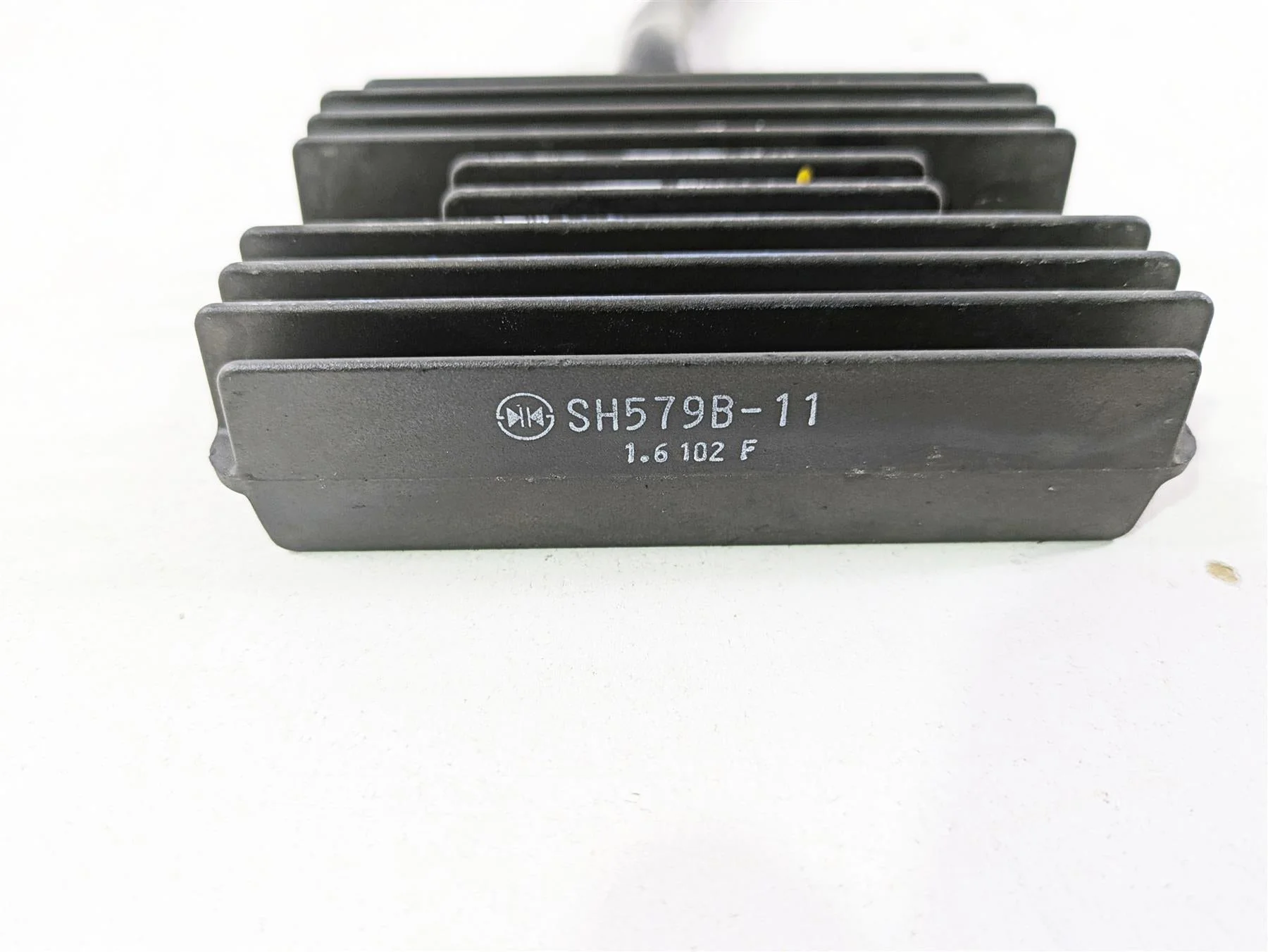 2022 Ducati Scrambler Desert Sled Rectifier Voltage Regulator SH579B 54040111C - Image 7