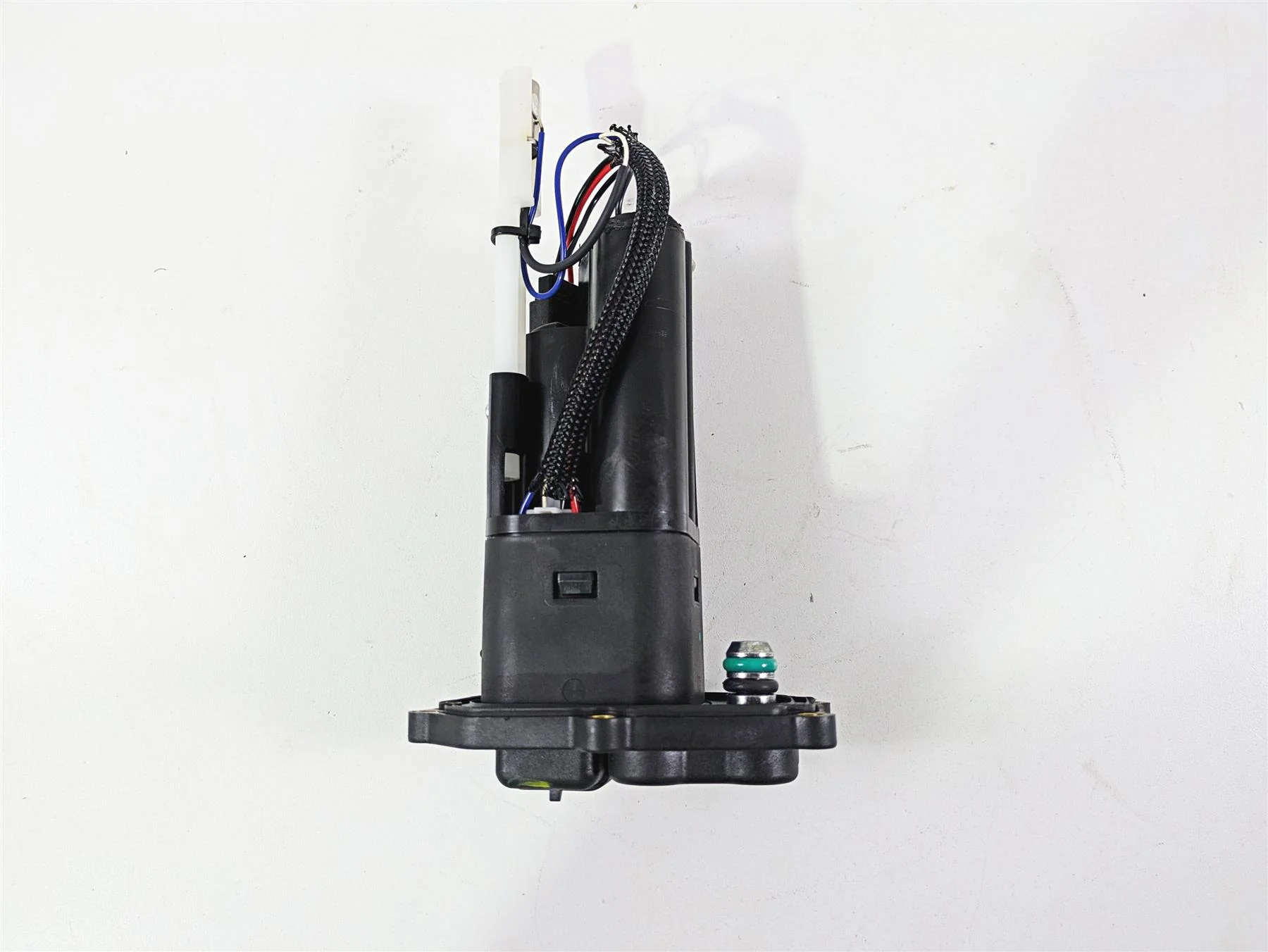 2022 Ducati Streetfighter V2 Fuel Gas Petrol Pump 4K Tested 16024272A - Image 8