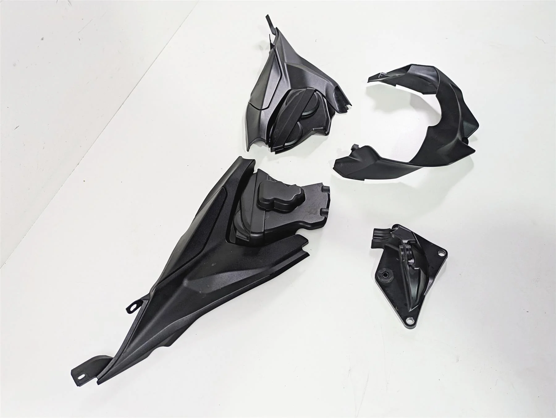 2022 Ducati Streetfighter V2 Molded Infill Cover Fairing Set 46016311B 46016301B - Image 2