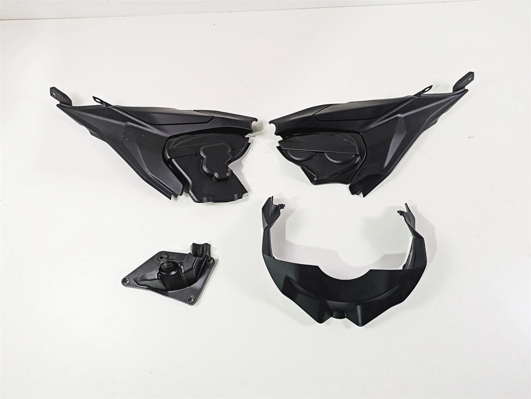 2022 Ducati Streetfighter V2 Molded Infill Cover Fairing Set 46016311B 46016301B - Image 4