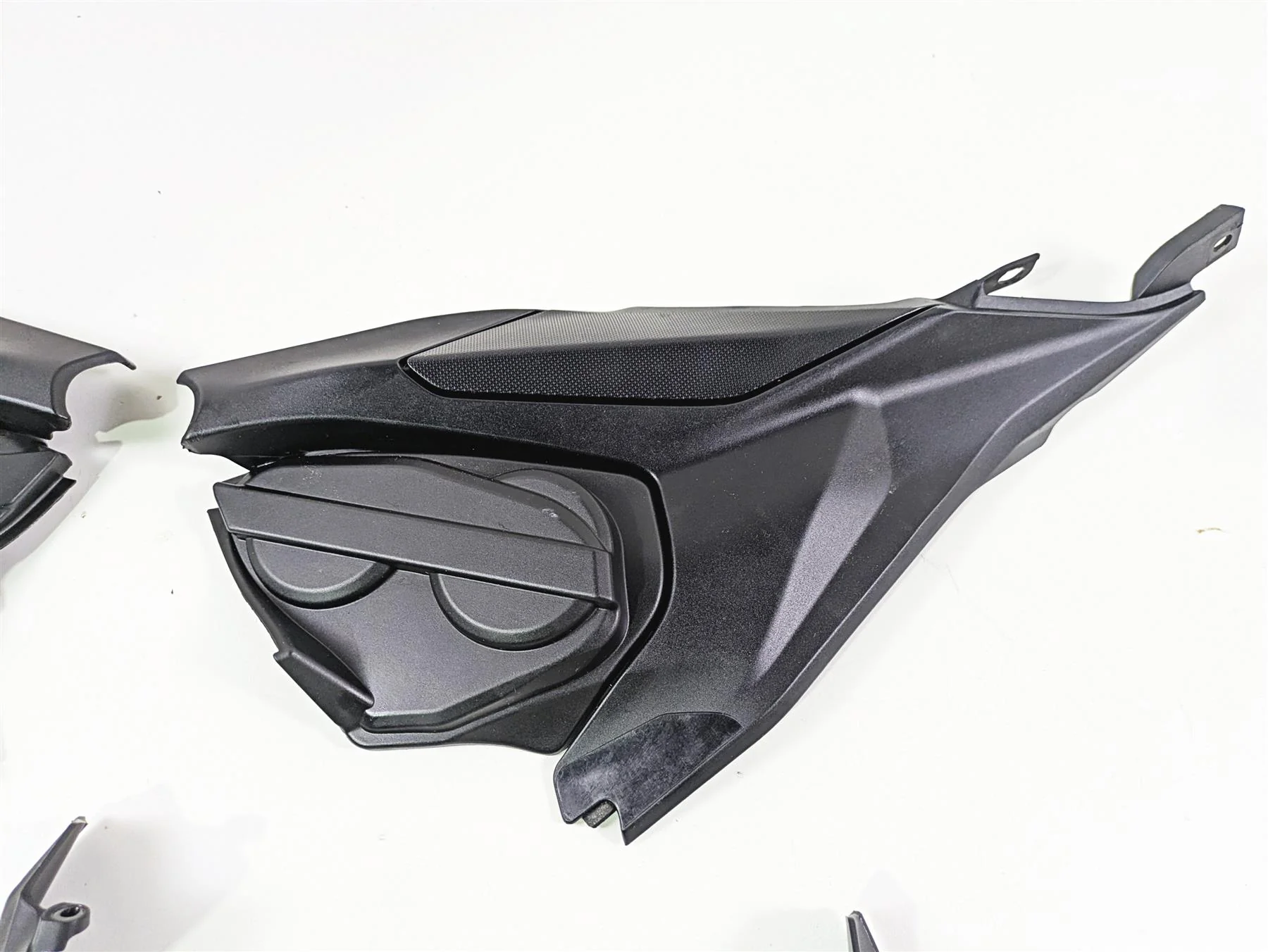 2022 Ducati Streetfighter V2 Molded Infill Cover Fairing Set 46016311B 46016301B - Image 5