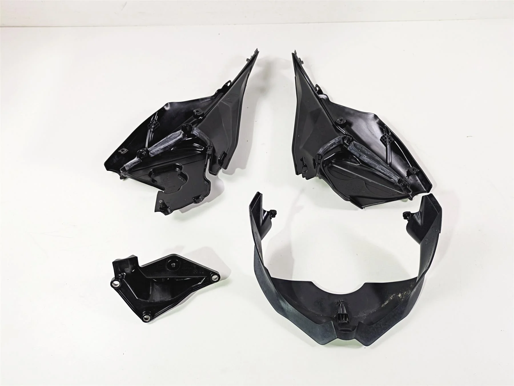 2022 Ducati Streetfighter V2 Molded Infill Cover Fairing Set 46016311B 46016301B - Image 9