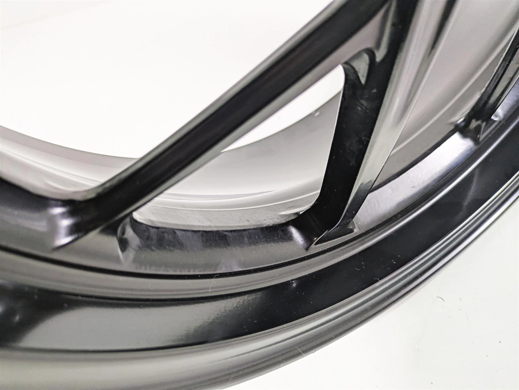 2022 Ducati Streetfighter V2 Straight Rear Wheel Rim 17x5.5 50212181AA - Image 10