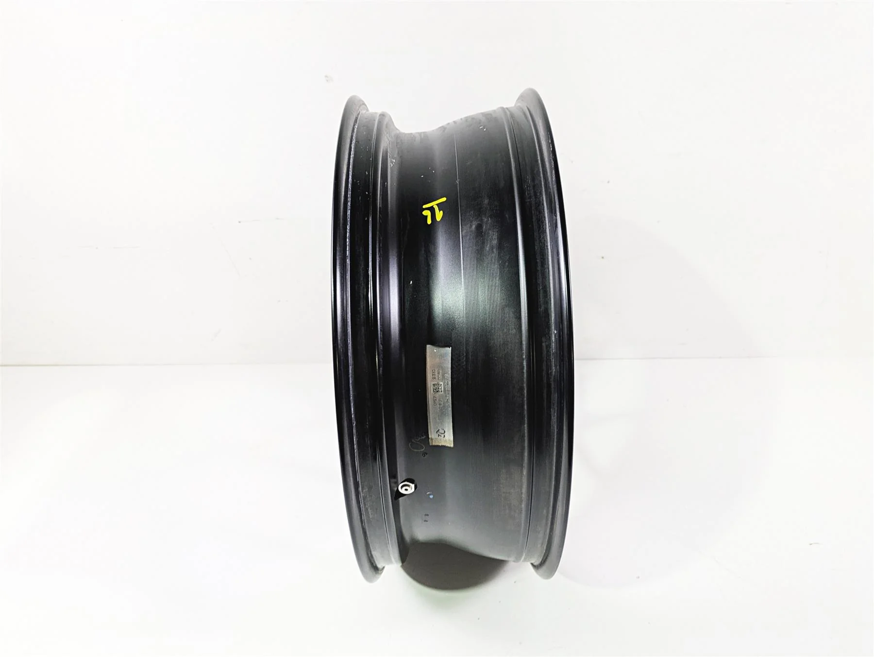 2022 Ducati Streetfighter V2 Straight Rear Wheel Rim 17x5.5 50212181AA - Image 2