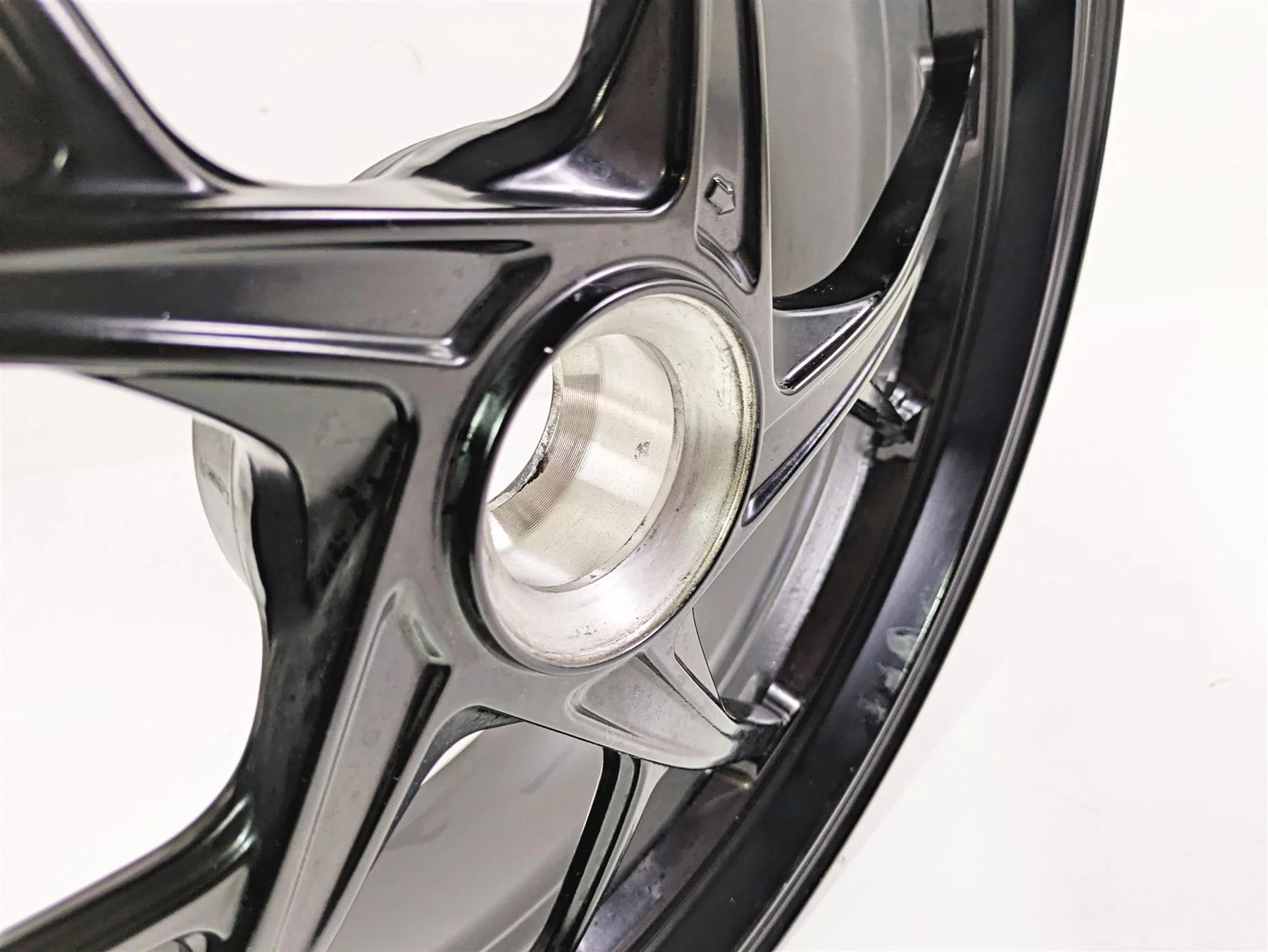 2022 Ducati Streetfighter V2 Straight Rear Wheel Rim 17x5.5 50212181AA - Image 7