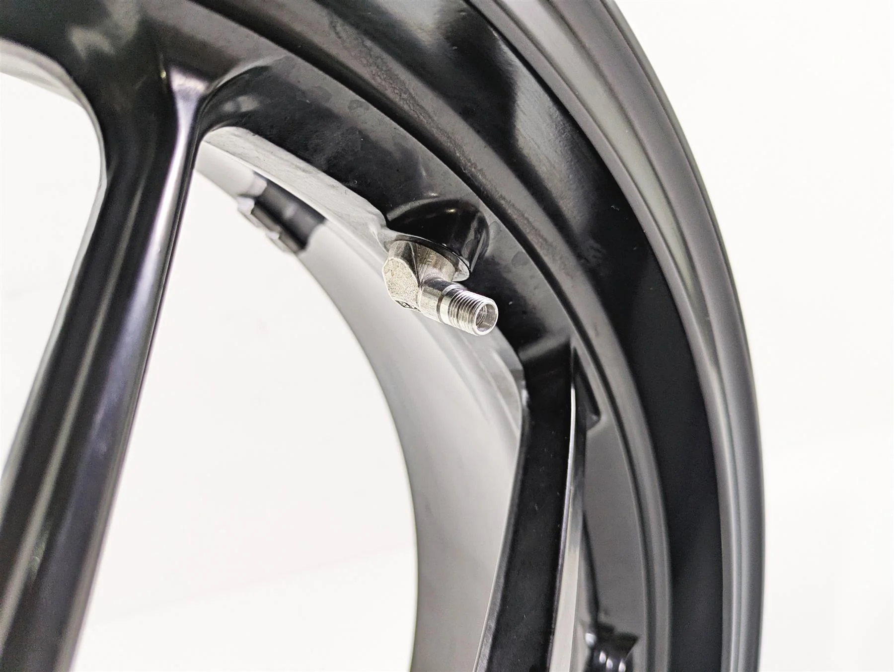 2022 Ducati Streetfighter V2 Straight Rear Wheel Rim 17x5.5 50212181AA - Image 9