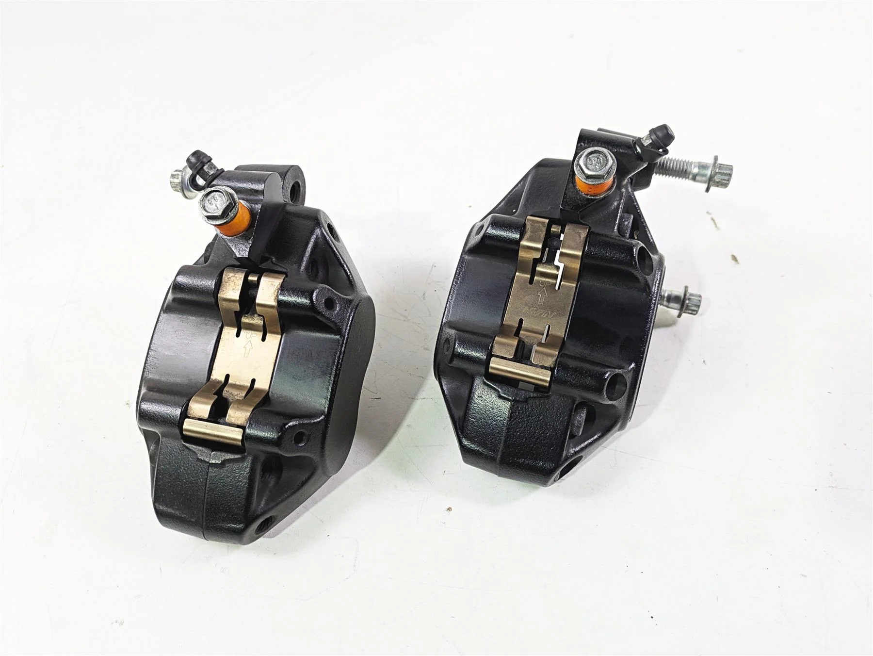 2022 Harley FXLRS Softail Low Rider Front Brake Caliper Set 41300095 - Image 4