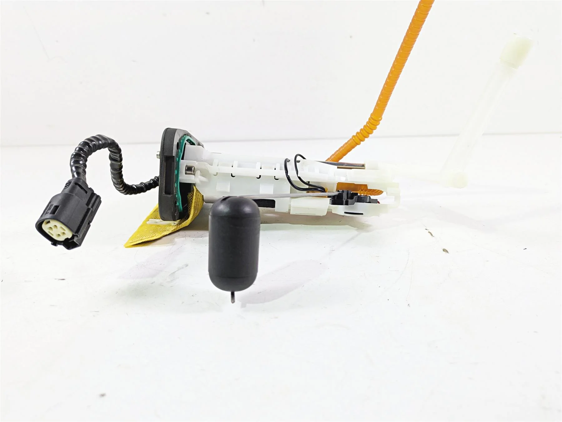 2022 Harley FXLRS Softail Low Rider Fuel Gas Petrol Pump & Sending Unit 61200042 - Image 3
