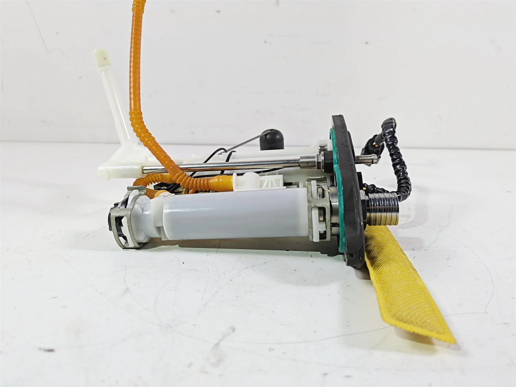2022 Harley FXLRS Softail Low Rider Fuel Gas Petrol Pump & Sending Unit 61200042 - Image 5