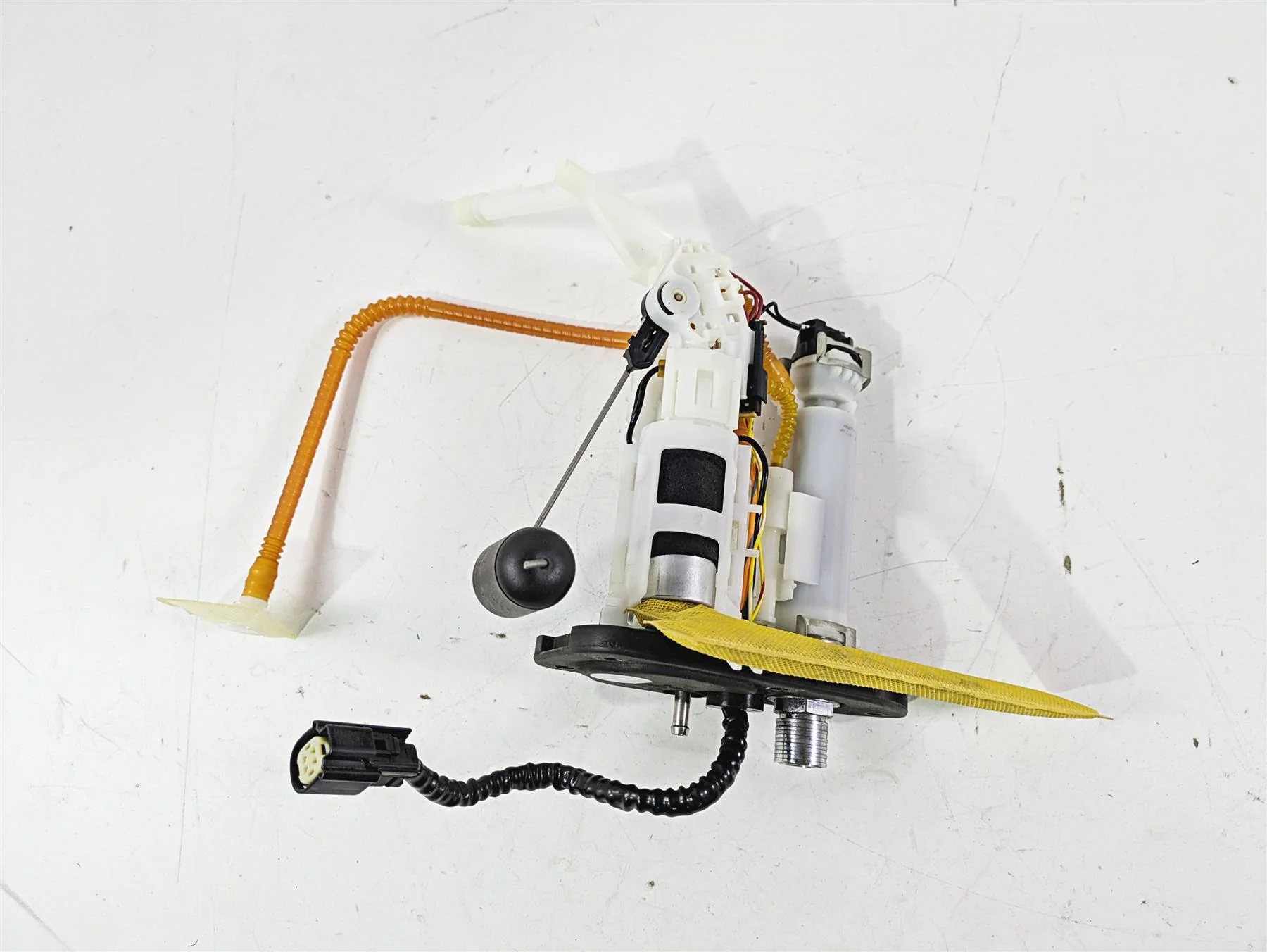 2022 Harley FXLRS Softail Low Rider Fuel Gas Petrol Pump & Sending Unit 61200042 - Image 6