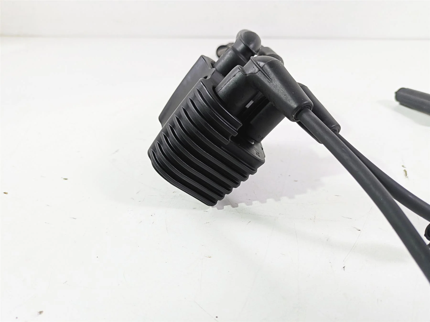 2022 Harley FXLRS Softail Low Rider Ignition Coil Wires Set 31600067 - Image 3