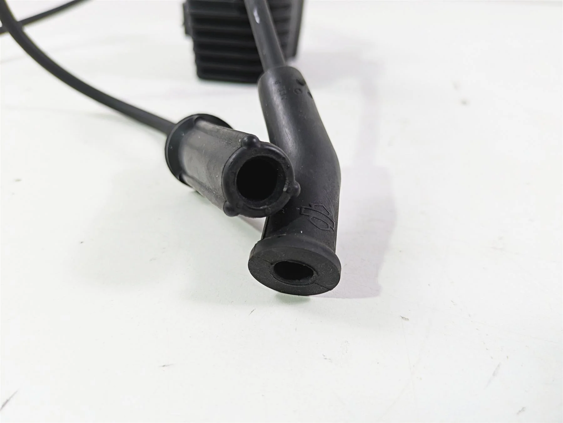 2022 Harley FXLRS Softail Low Rider Ignition Coil Wires Set 31600067 - Image 6