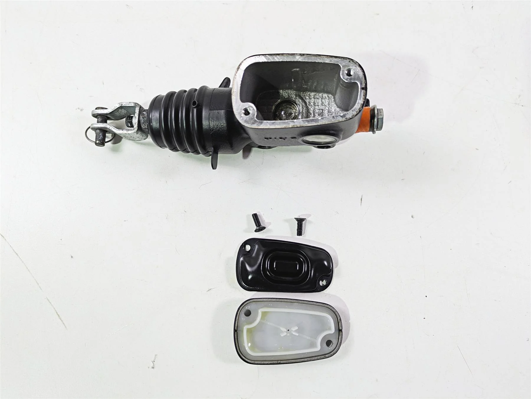 2022 Harley FXLRS Softail Low Rider Rear Brake Master Cylinder 41700460 - Image 7
