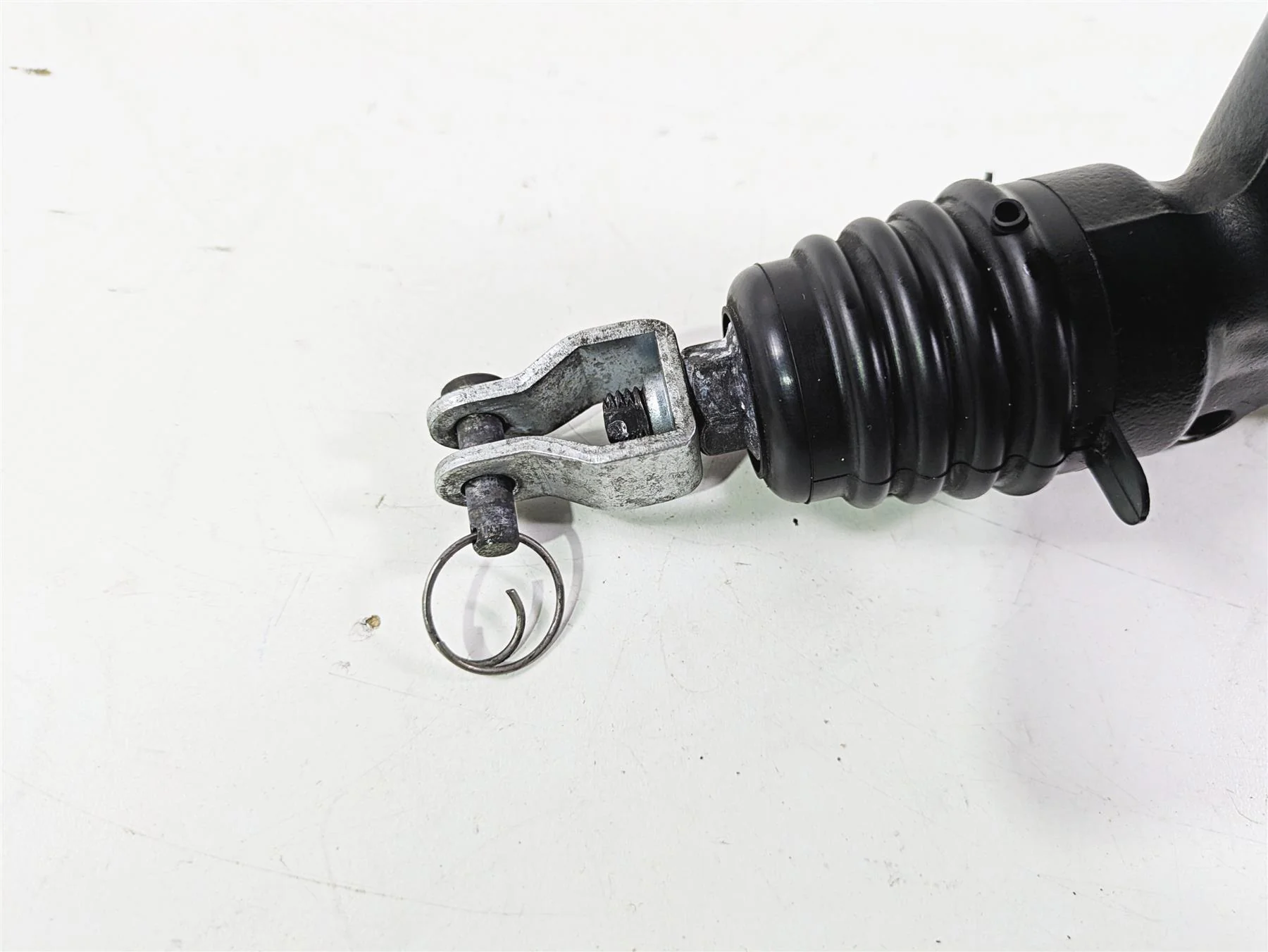 2022 Harley FXLRS Softail Low Rider Rear Brake Master Cylinder 41700460 - Image 9