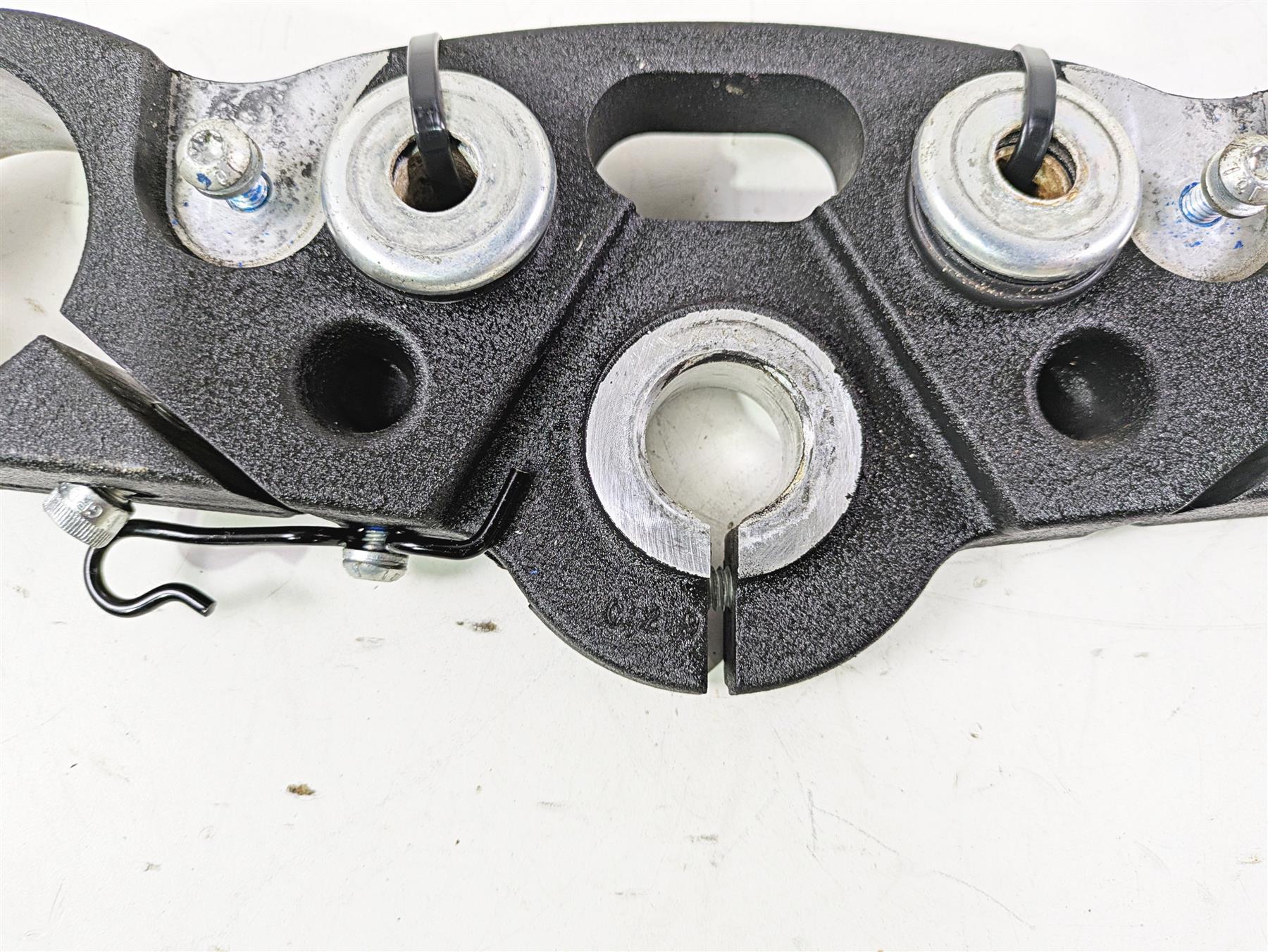 2022 Harley FXLRS Softail Low Rider Upper Triple Tree Steering Clamp 45900263 - Image 9