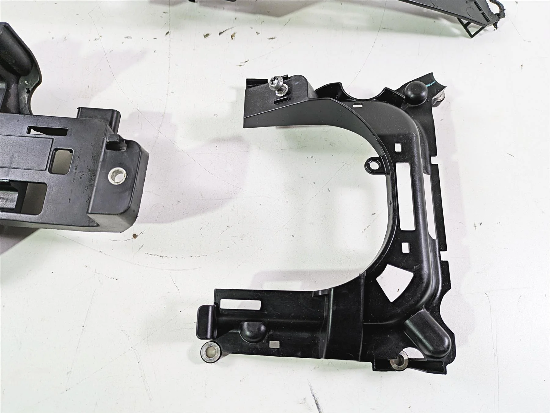 2022 Harley RA1250 S Pan America Electrical Cover Holder Set 69202329 12700142 - Image 3