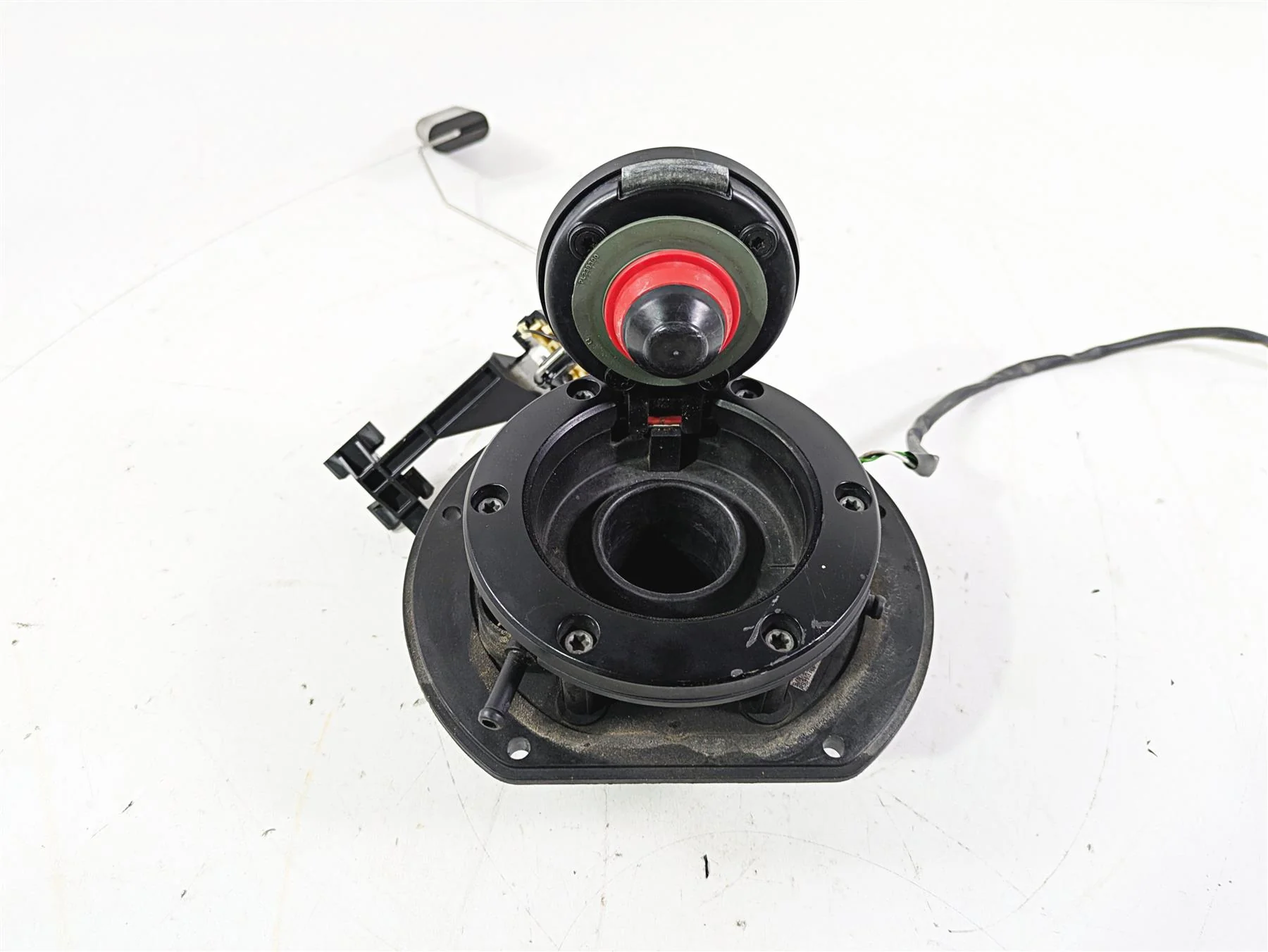 2022 Harley RA1250 S Pan America Fuel Gas Cap & Level Sending Unit 61200068 - Image 11