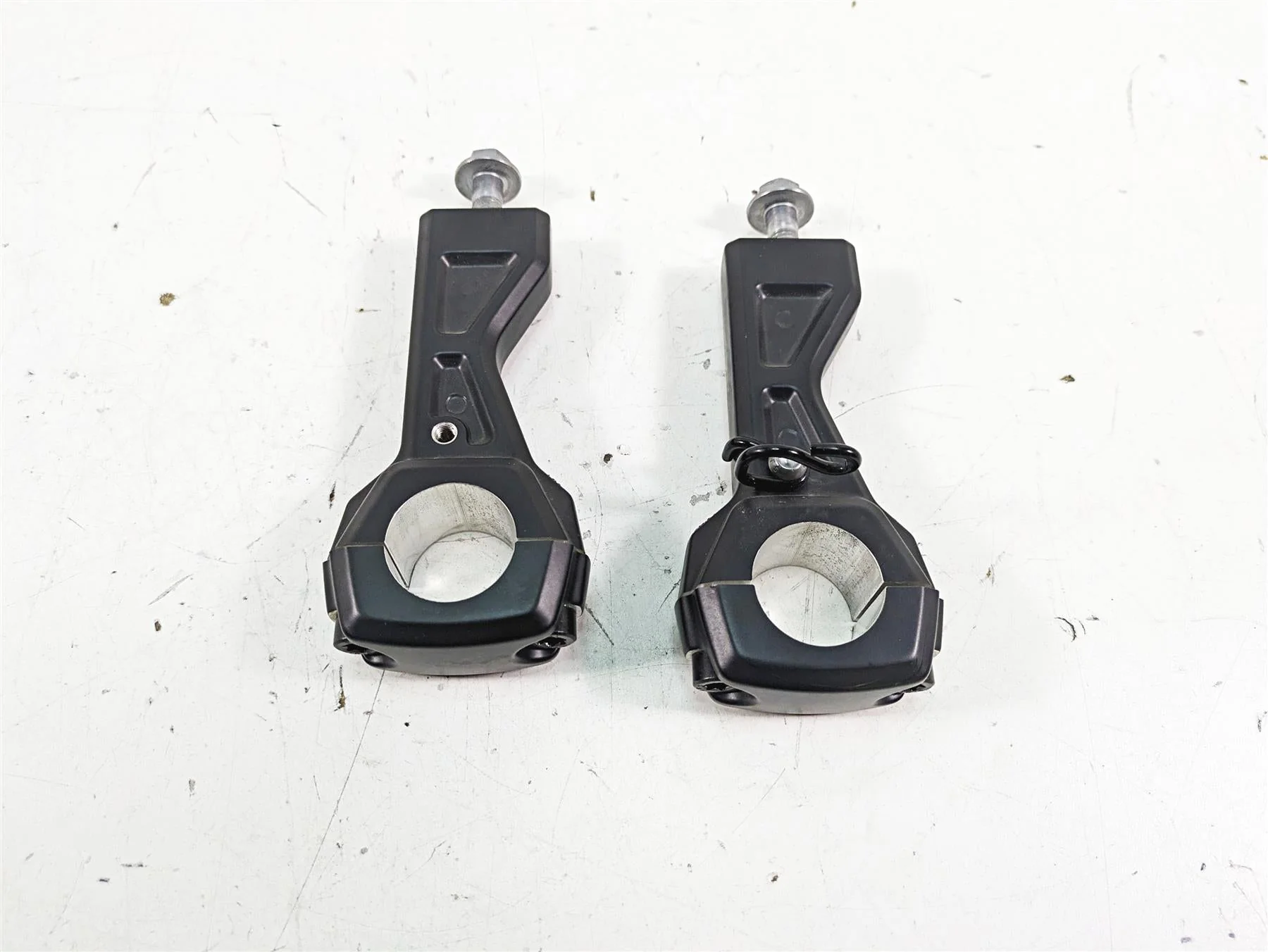 2022 Harley RA1250 S Pan America Handlebar Riser Holder Clamp Set 55900191 - Image 3