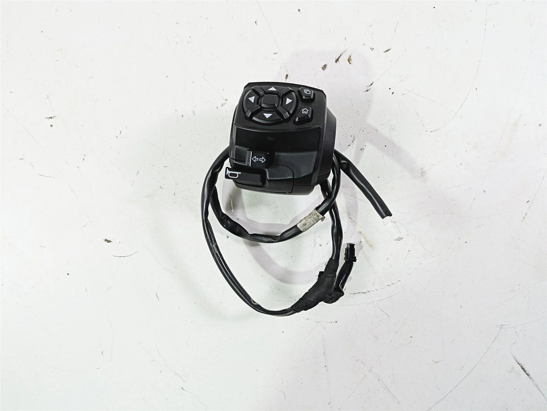 2022 Harley RA1250 S Pan America Left Hand Control Switch 71500522A - Image 5