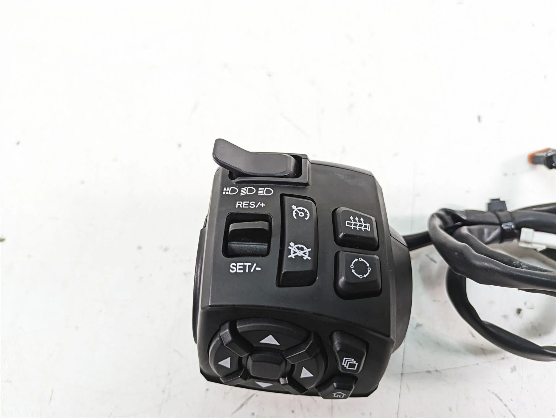 2022 Harley RA1250 S Pan America Left Hand Turn Signal Control Switch 71500522A - Image 3