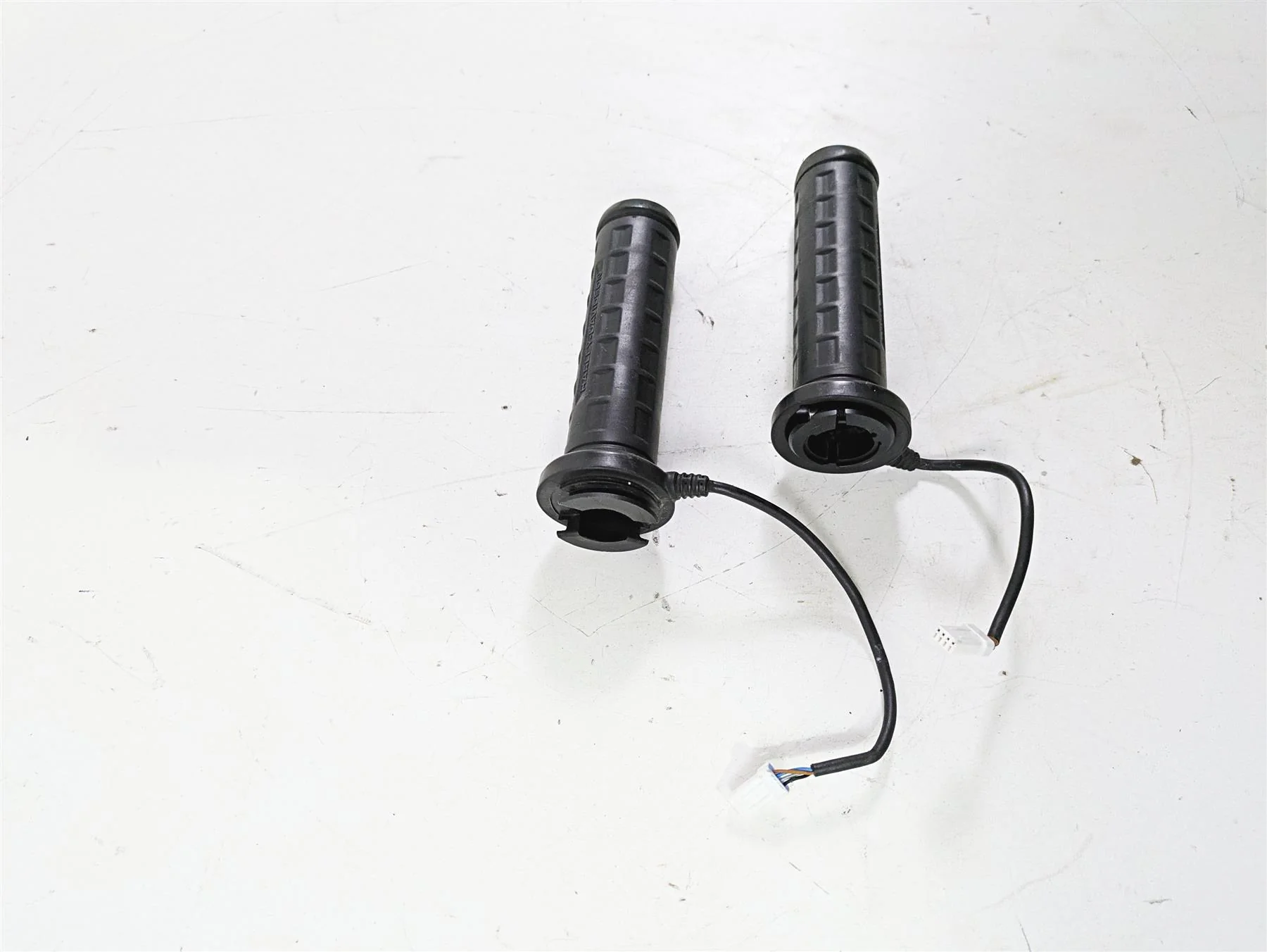 2022 Harley RA1250 S Pan America Left Right Heated Grip Set 56100376 56100377 - Image 2