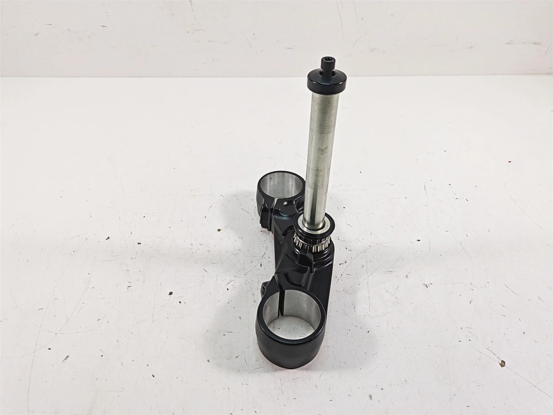 2022 Harley RA1250 S Pan America Lower Triple Tree Steering Clamp 45900241 - Image 2