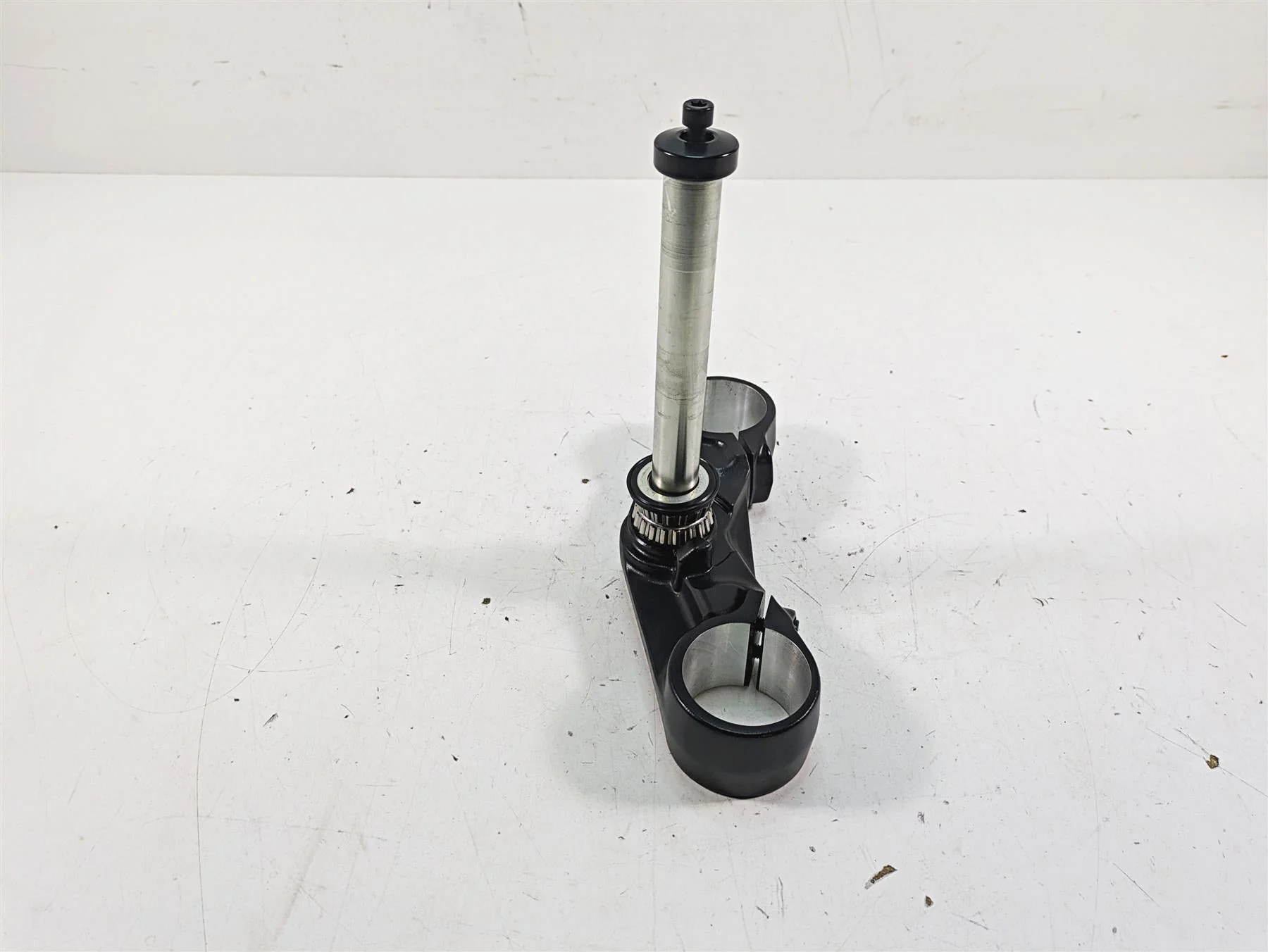 2022 Harley RA1250 S Pan America Lower Triple Tree Steering Clamp 45900241 - Image 4