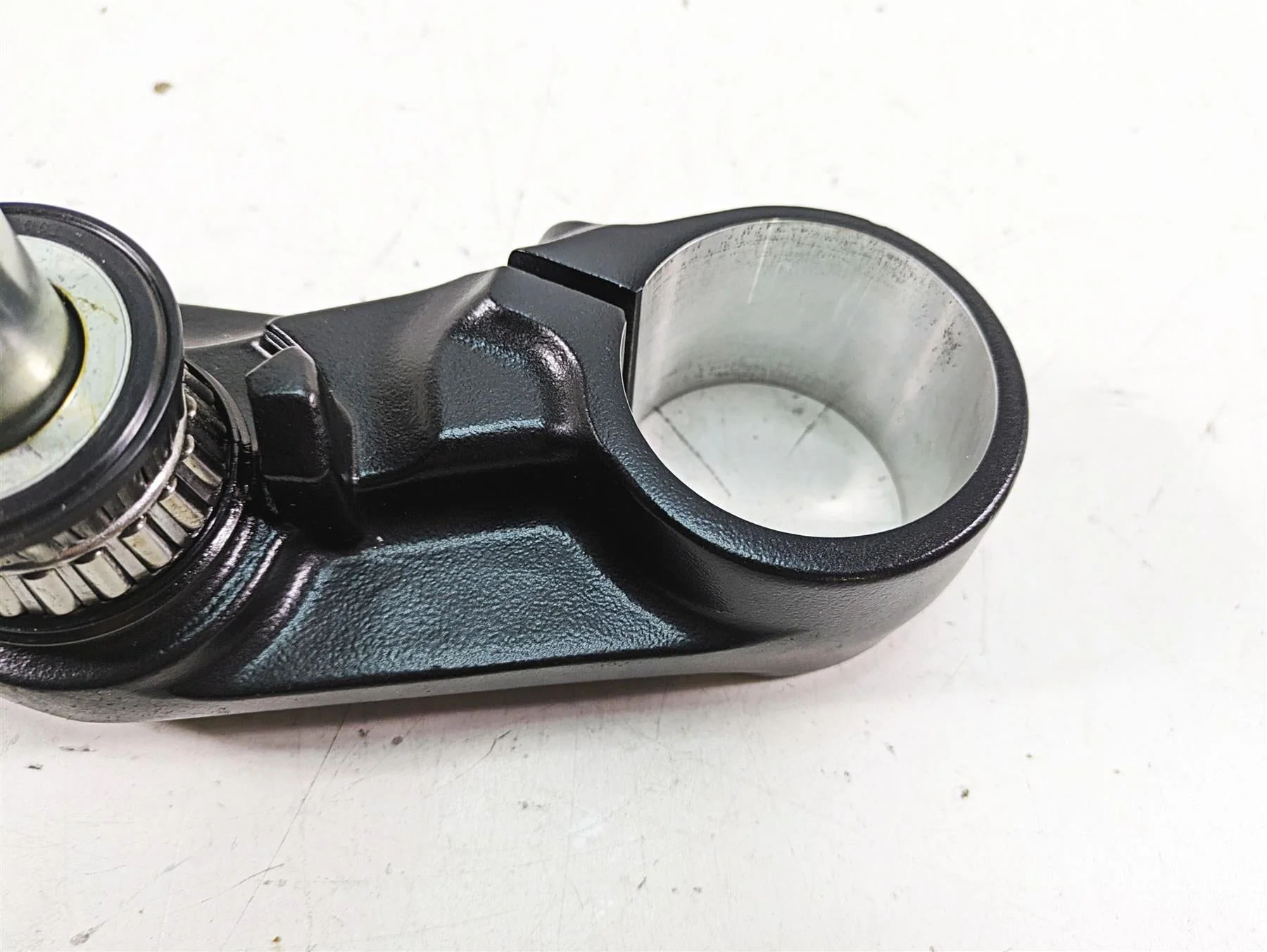 2022 Harley RA1250 S Pan America Lower Triple Tree Steering Clamp 45900241 - Image 6