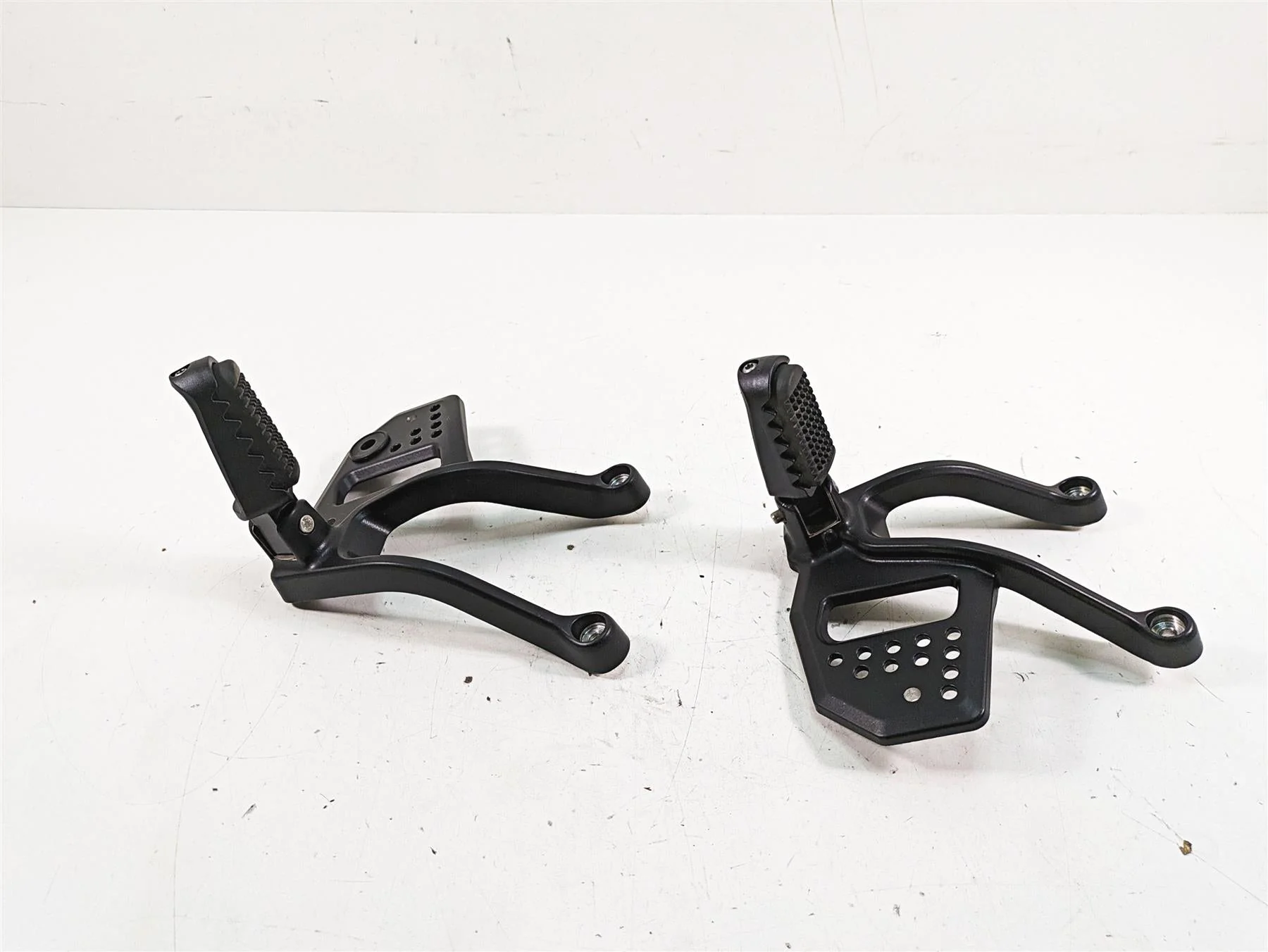2022 Harley RA1250 S Pan America Rear Passenger Footpeg Rest Set 50501349 - Image 2