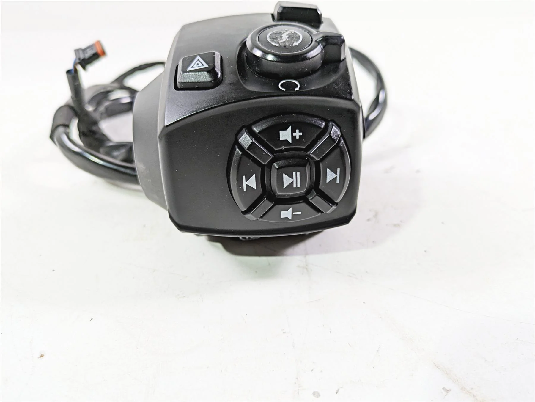 2022 Harley RA1250 S Pan America Right Hand Control Switch 71500523A - Image 7