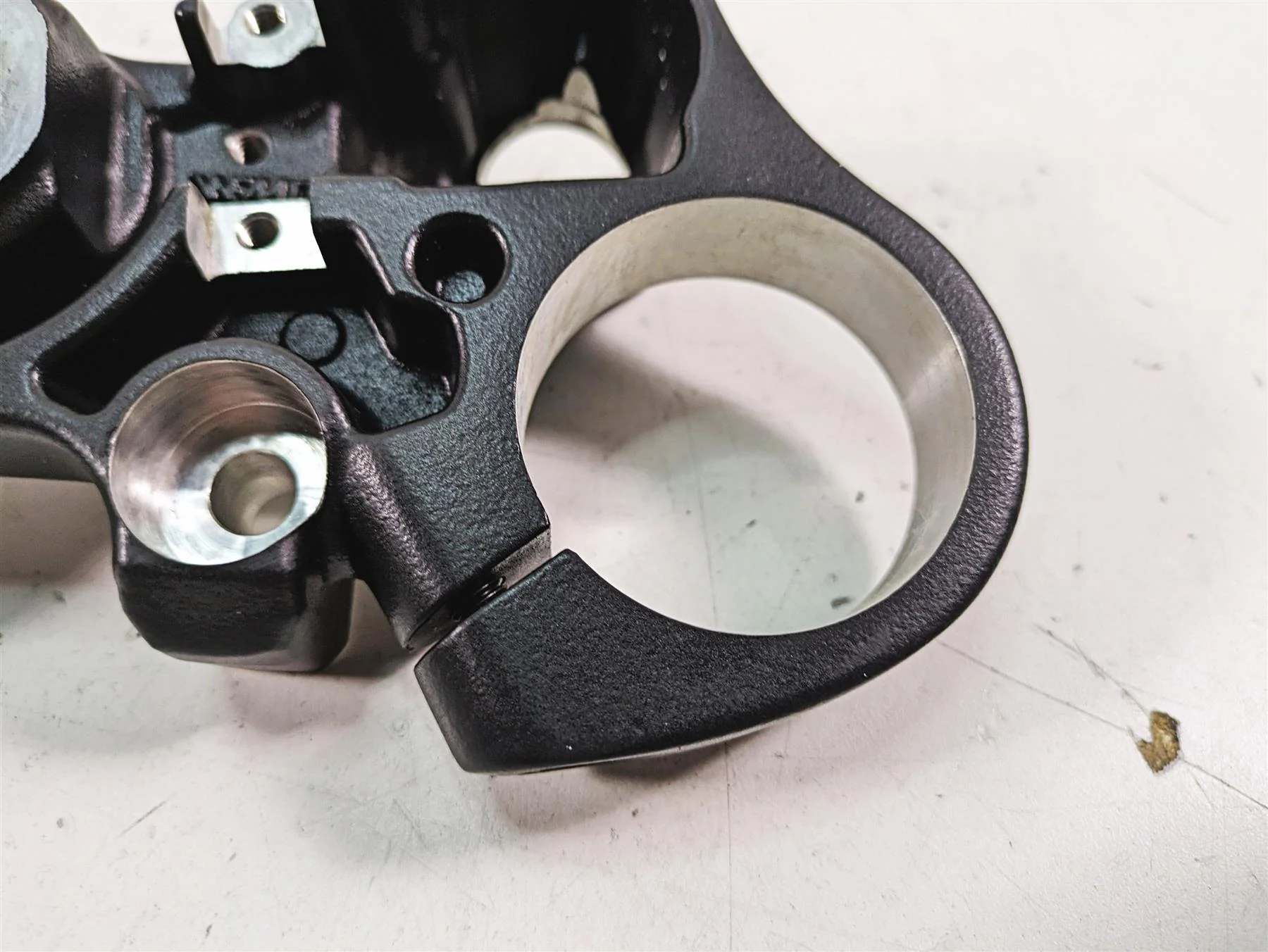 2022 Harley RA1250 S Pan America Upper Triple Tree Steering Clamp 45900242 - Image 10