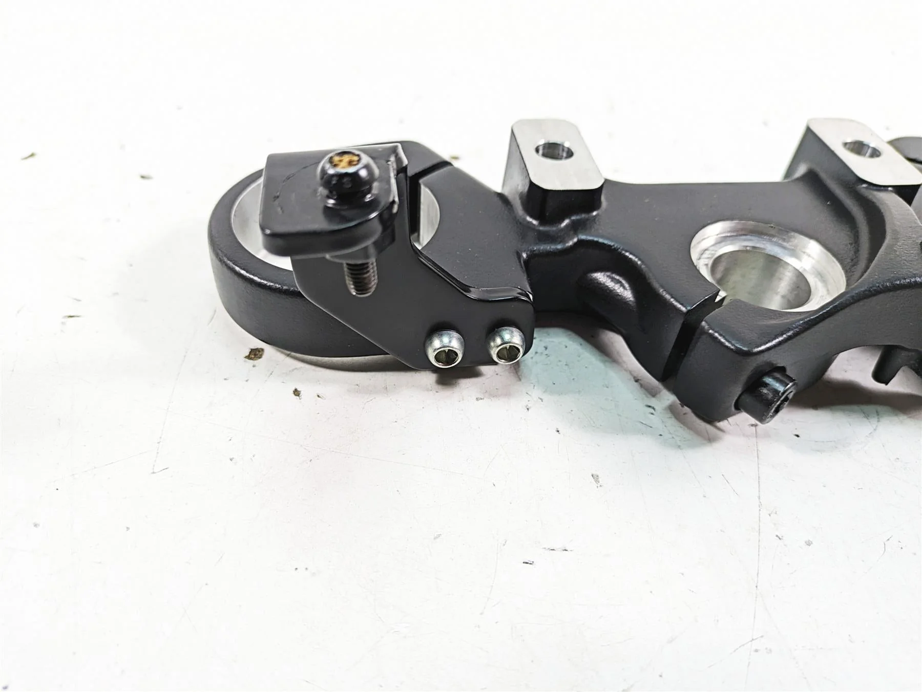 2022 Harley RA1250 S Pan America Upper Triple Tree Steering Clamp 45900242 - Image 12