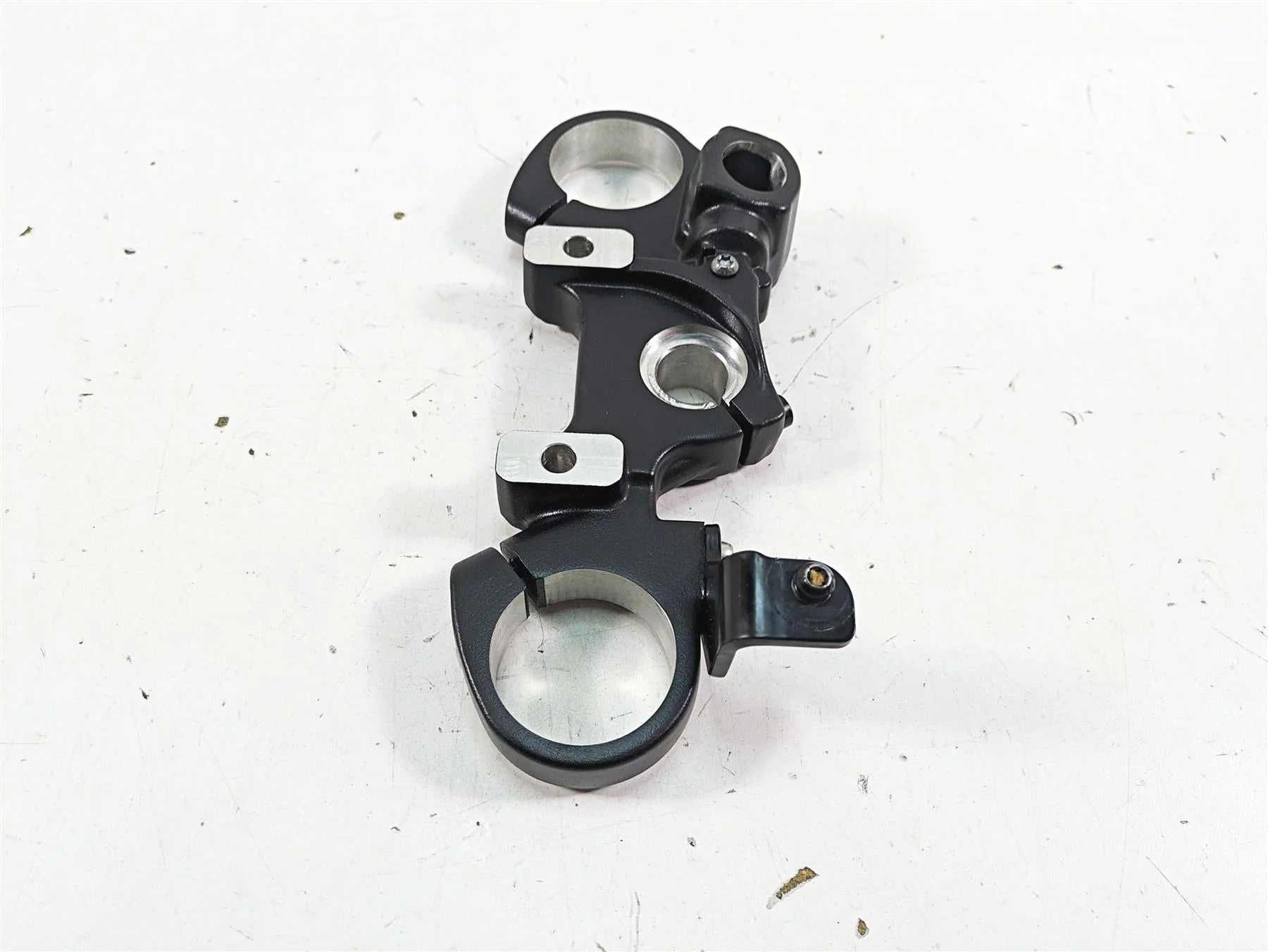 2022 Harley RA1250 S Pan America Upper Triple Tree Steering Clamp 45900242 - Image 2