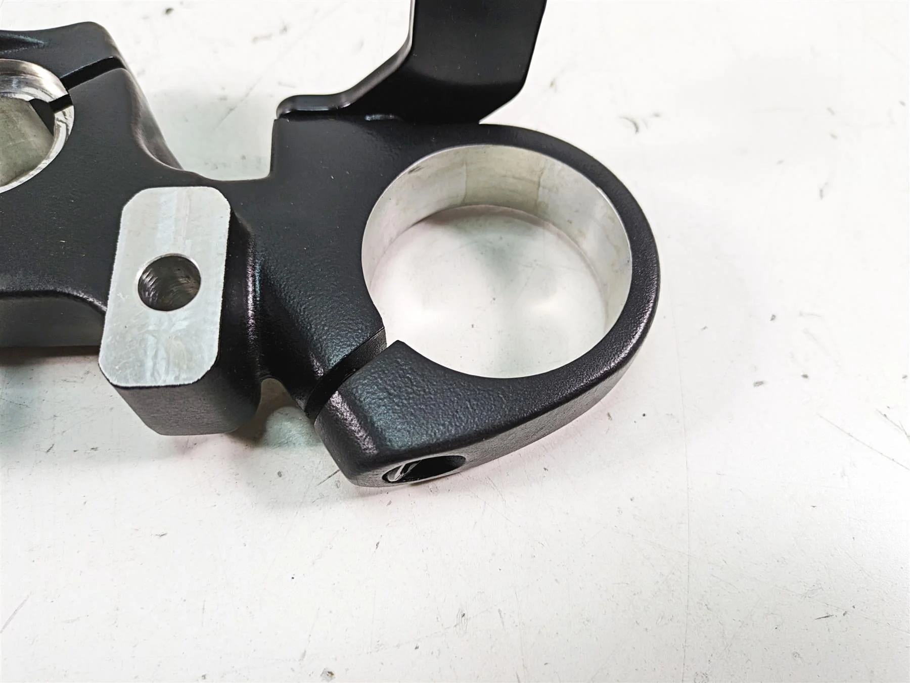 2022 Harley RA1250 S Pan America Upper Triple Tree Steering Clamp 45900242 - Image 6