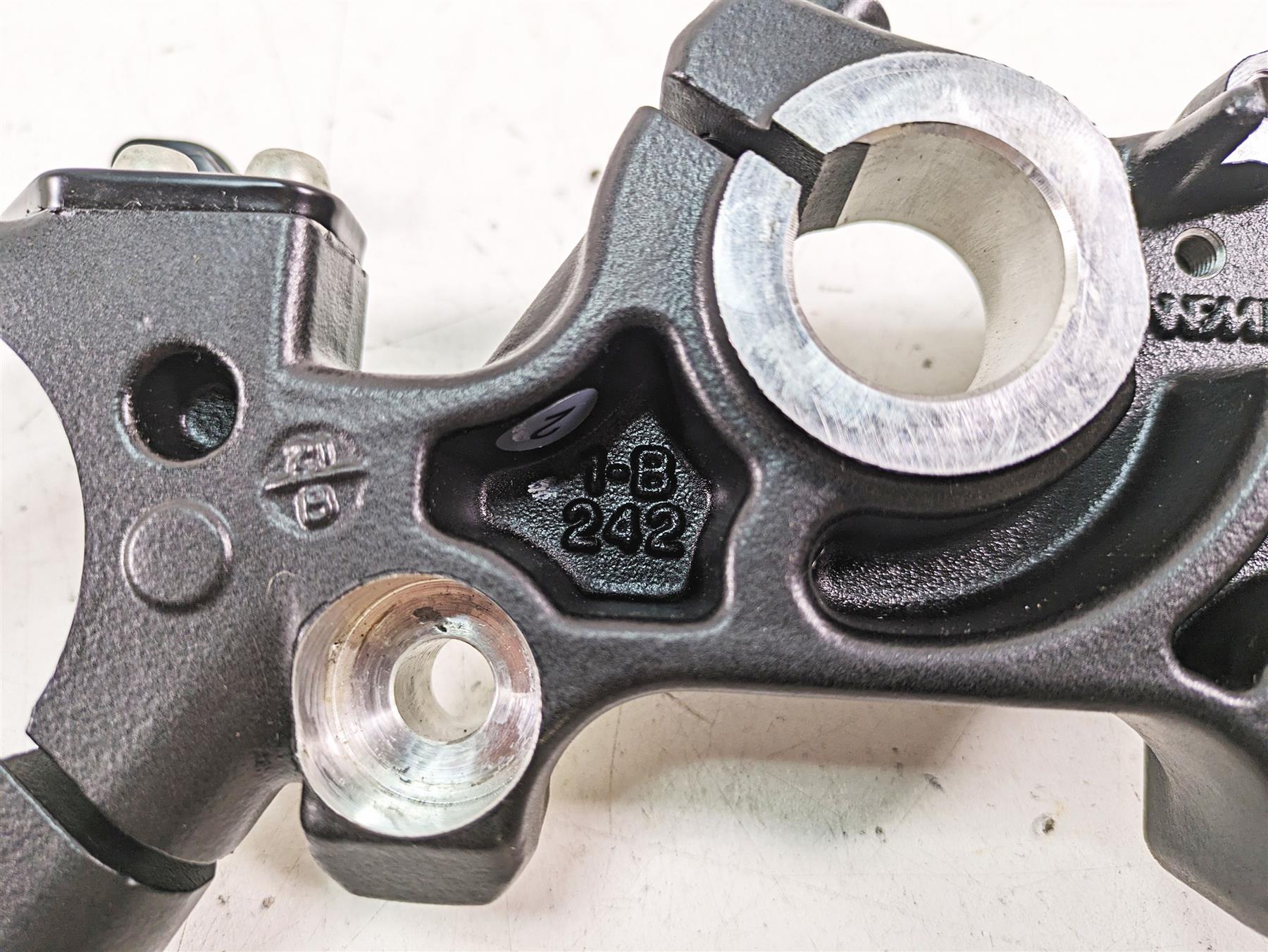 2022 Harley RA1250 S Pan America Upper Triple Tree Steering Clamp 45900242 - Image 9