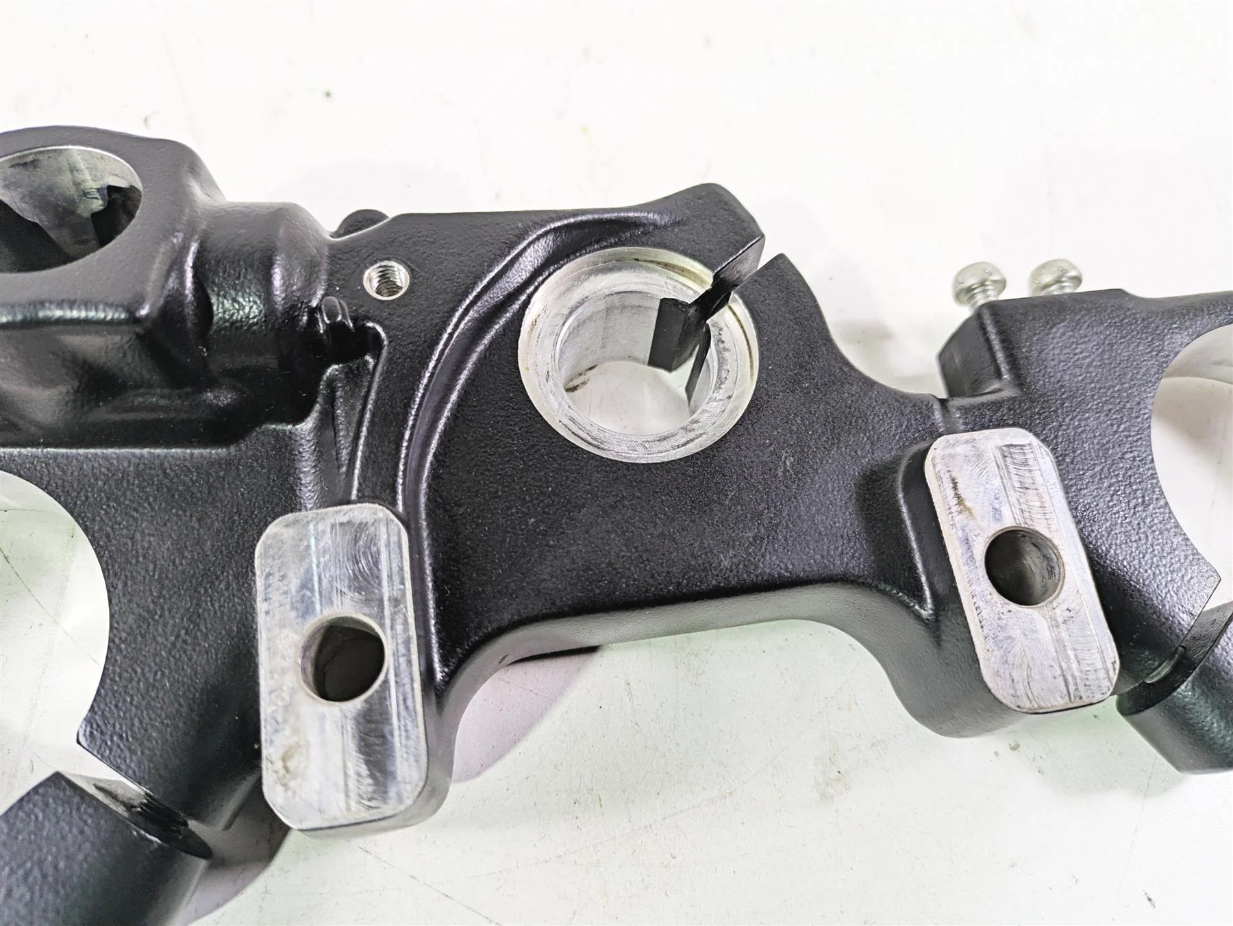 2022 Harley RA1250 S Pan America Upper Triple Tree Steering Clamp 45900242 - Image 8