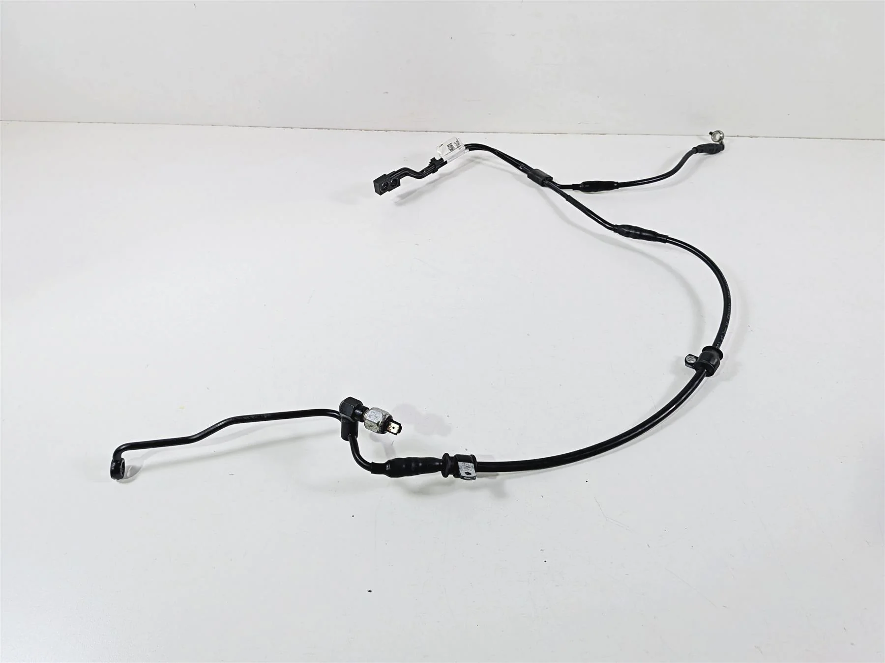 2022 Harley Softail FXLRST Low Rider Abs Rear Brake Line Set 41800599 41800598 - Image 2