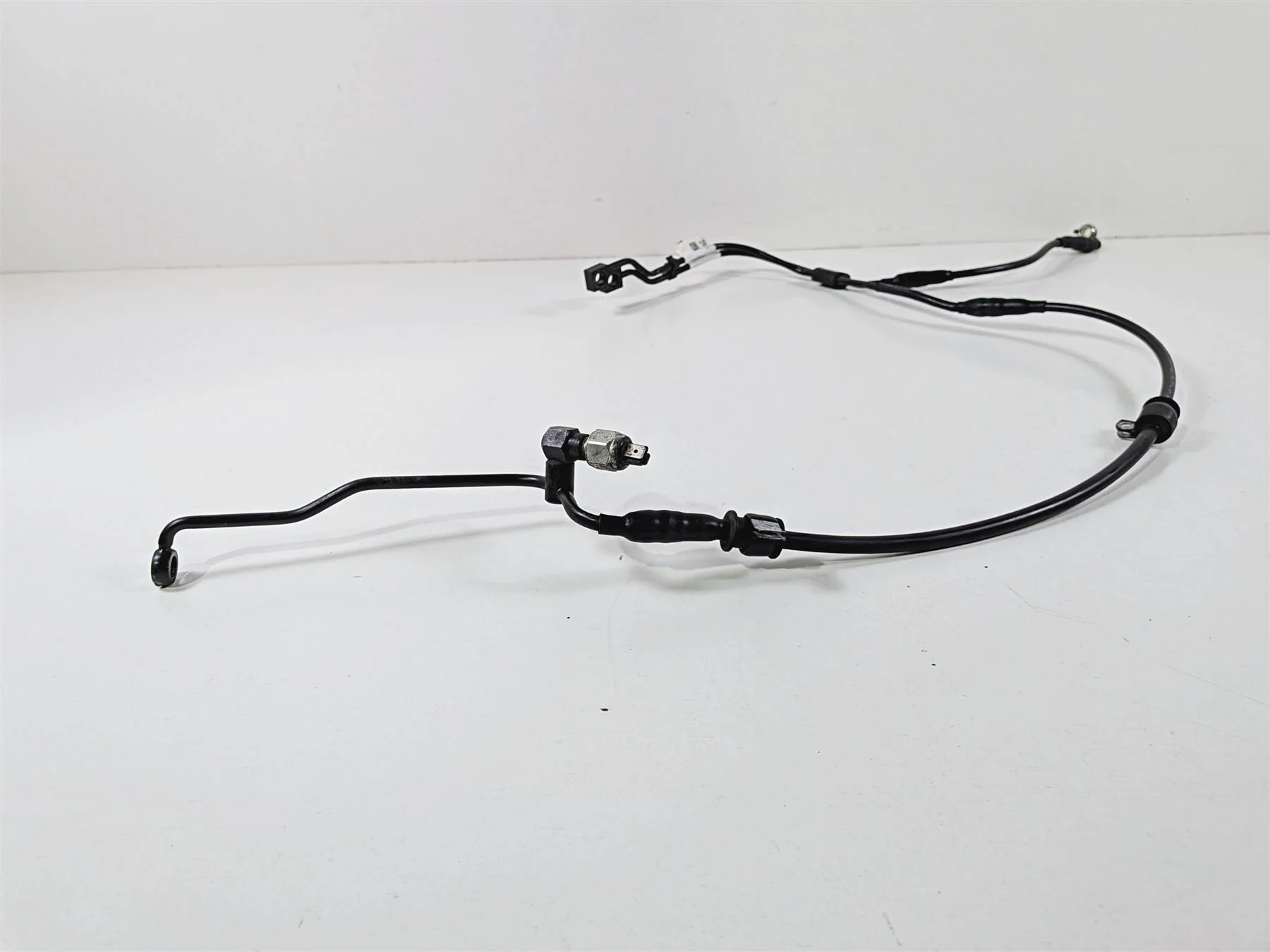 2022 Harley Softail FXLRST Low Rider Abs Rear Brake Line Set 41800599 41800598 - Image 3