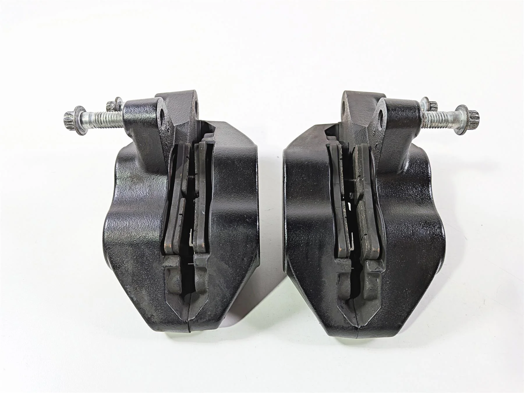 2022 Harley Softail FXLRST Low Rider Front Brake Caliper Set 41300095 - Image 8
