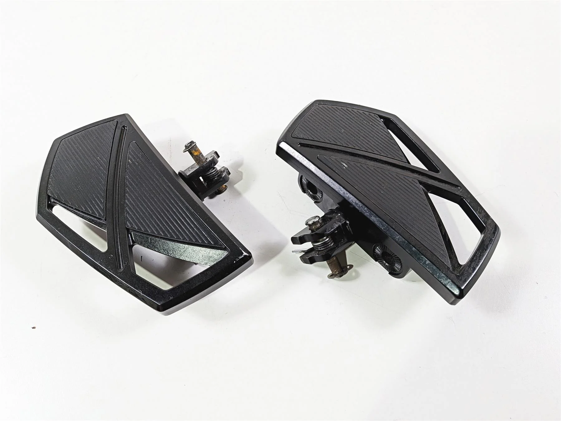 2022 Harley Softail FXLRST Low Rider Front Floorboard Foot Floor Board Set