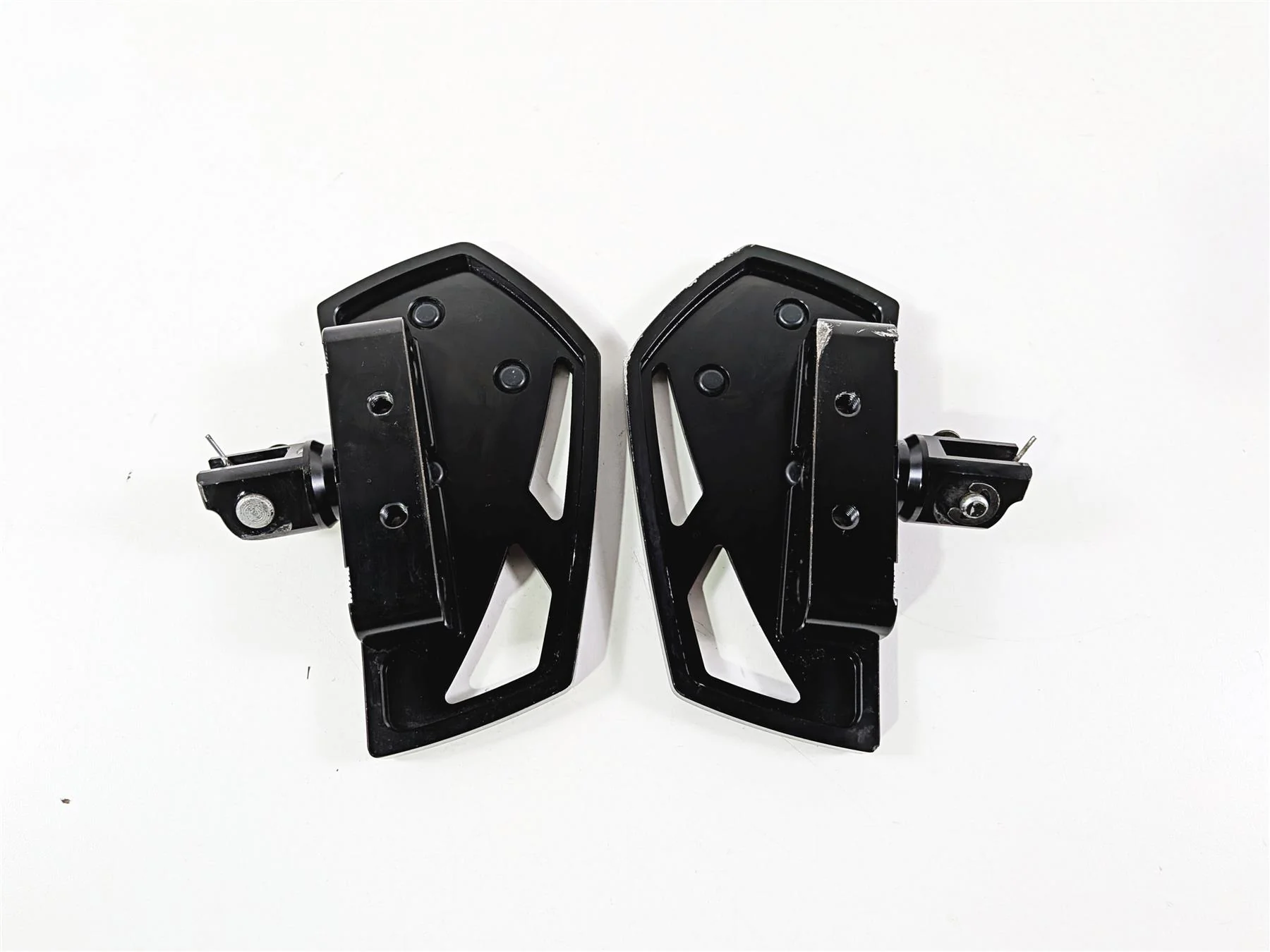2022 Harley Softail FXLRST Low Rider Front Floorboard Foot Floor Board Set - Image 7