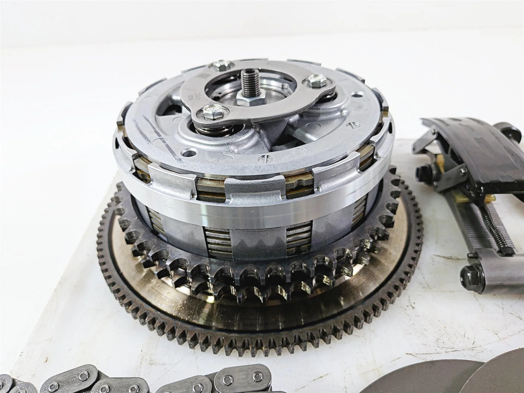 2022 Harley Softail FXLRST Low Rider Primary Drive Clutch Kit & Chain 37000263A - Image 3