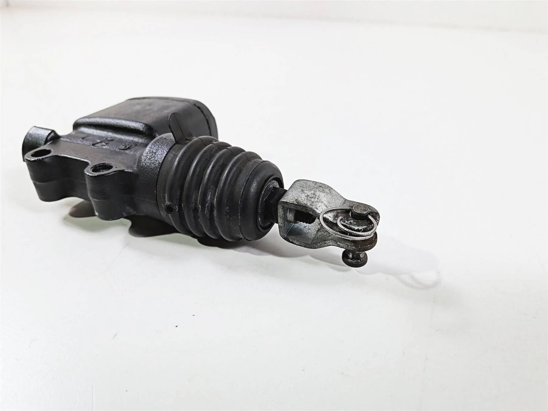 2022 Harley Softail FXLRST Low Rider Rear Brake Master Cylinder 41700460 - Image 10