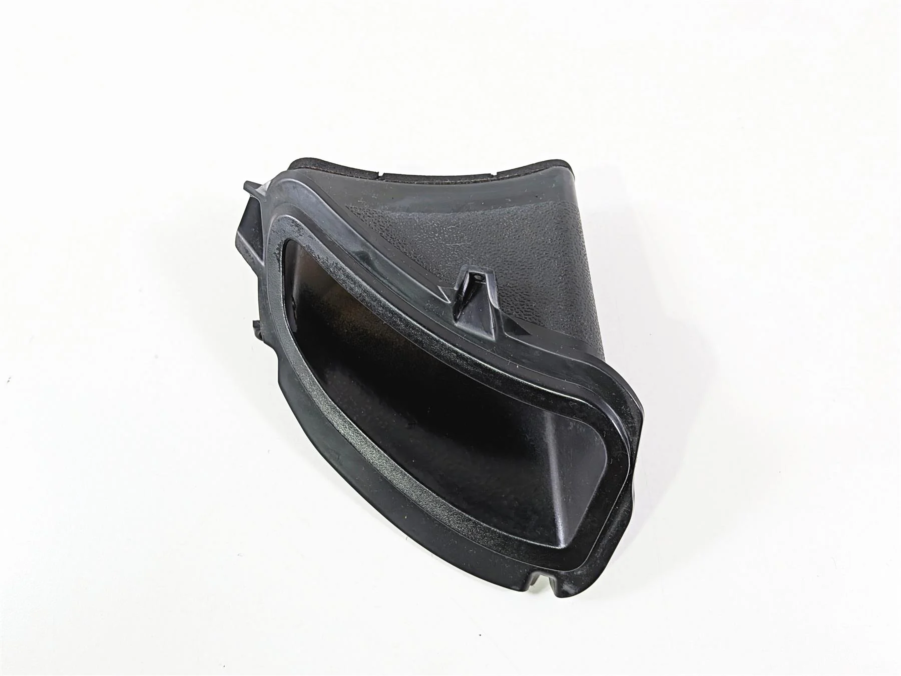 2022 Harley Softail FXLRST Low Rider Right Front Air Inlet Duct Ram 29200156 - Image 2