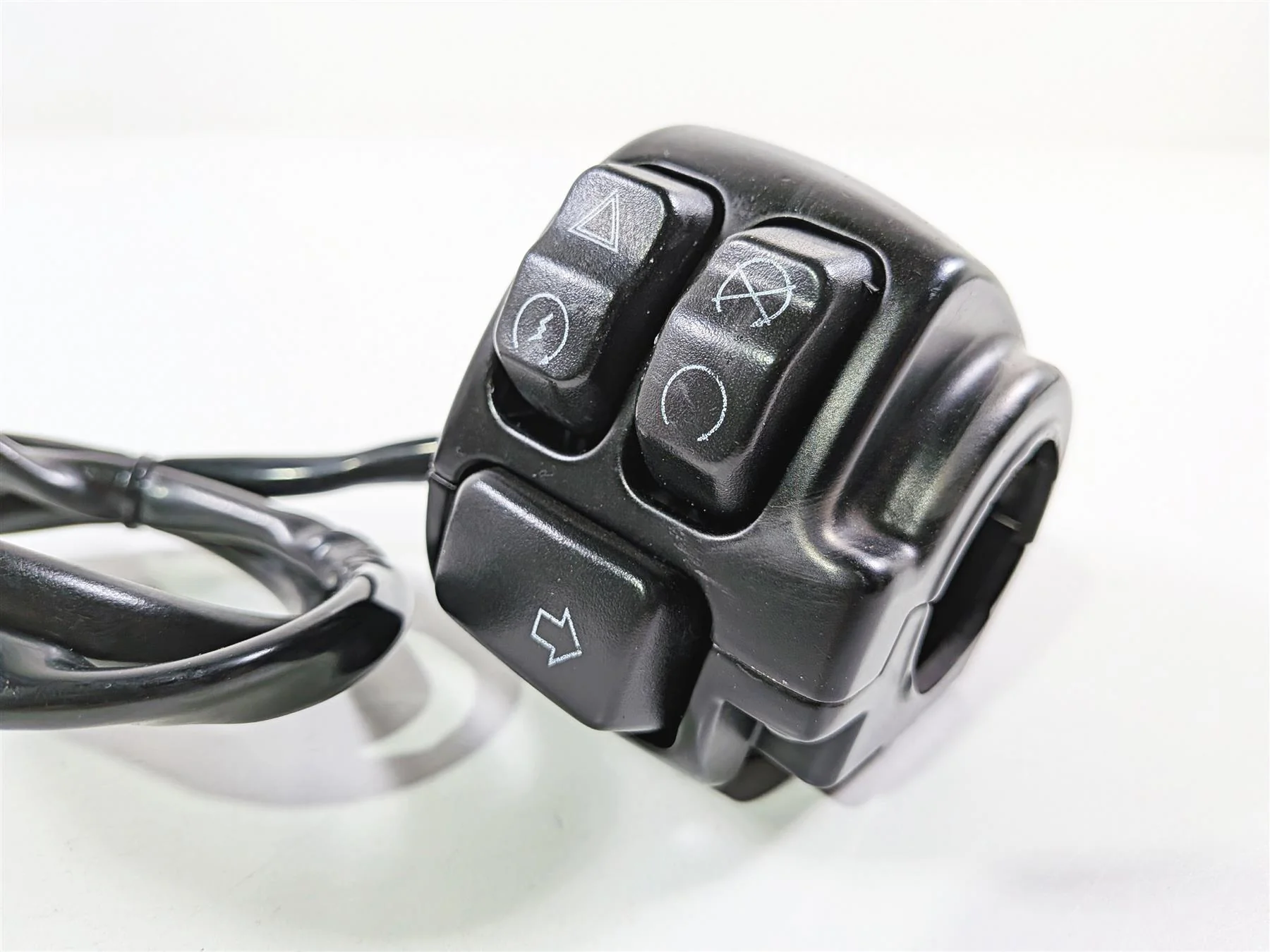 2022 Harley Softail FXLRST Low Rider Right Hand Control Switch -Read 71500462A - Image 10