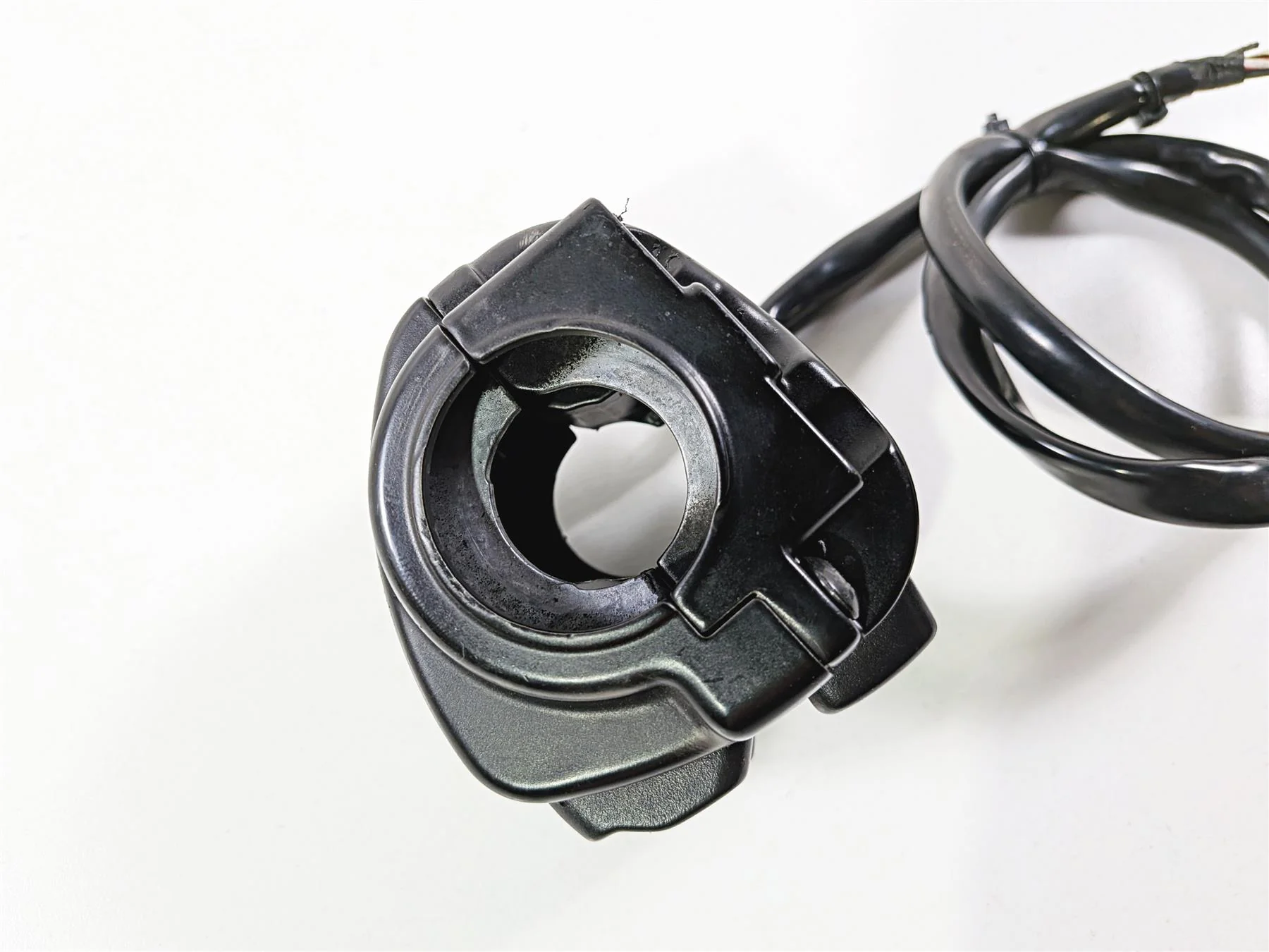 2022 Harley Softail FXLRST Low Rider Right Hand Control Switch -Read 71500462A - Image 12