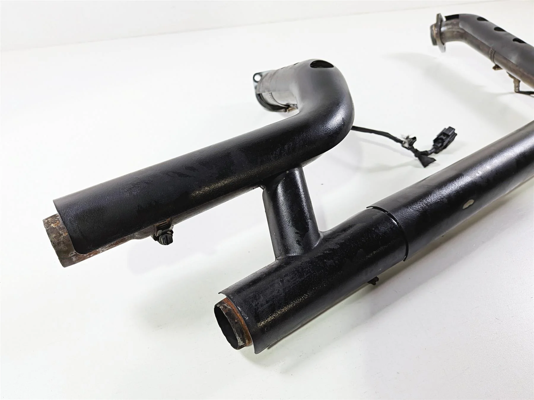 2022 Harley Softail FXLRST Low Rider Stock Exhaust Header & Shield Set 65600264 - Image 14