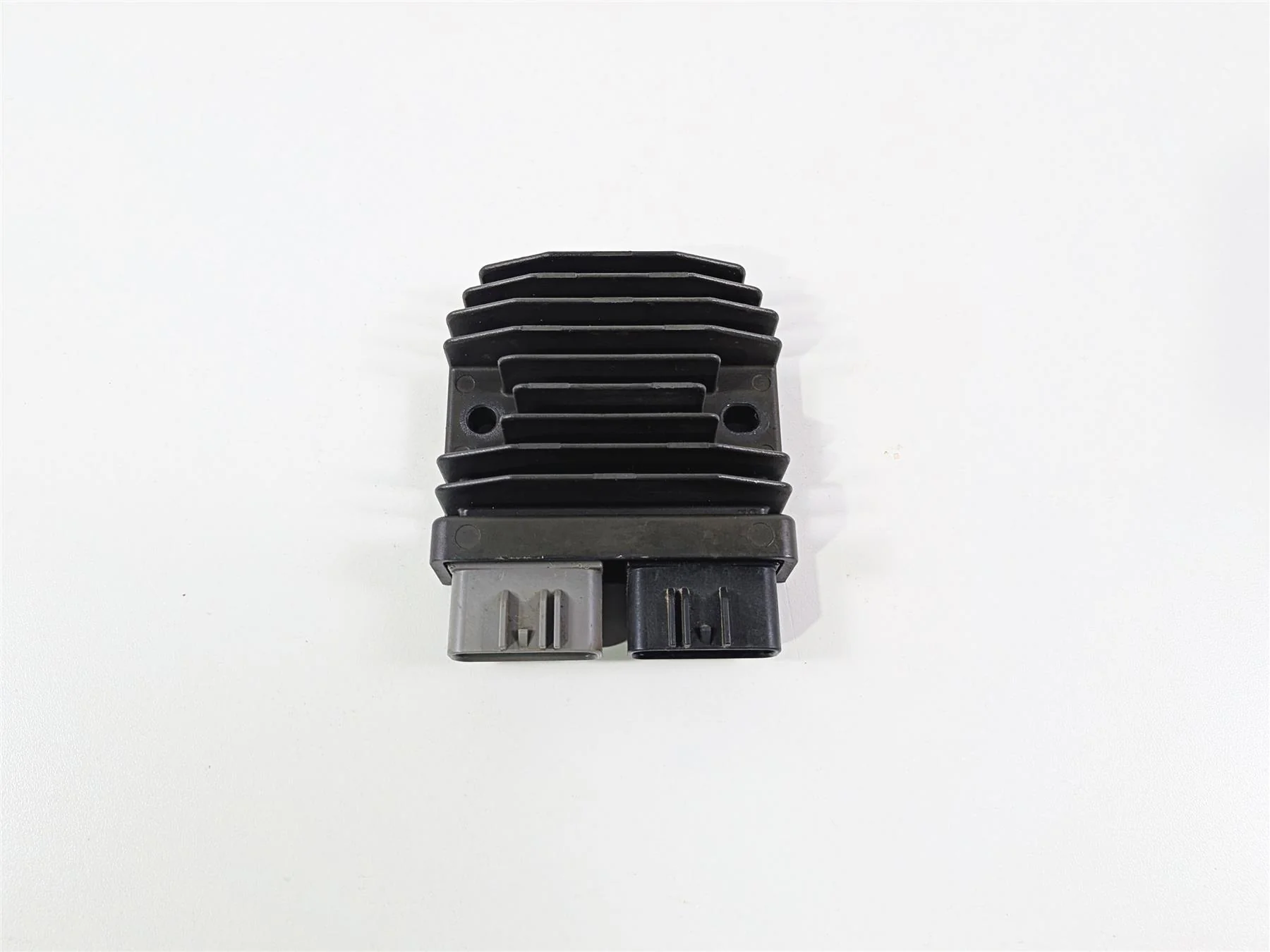 2022 Kawasaki Teryx KRX KRF 1000 SE Rectifier Voltage Regulator 21066-0771 - Image 2
