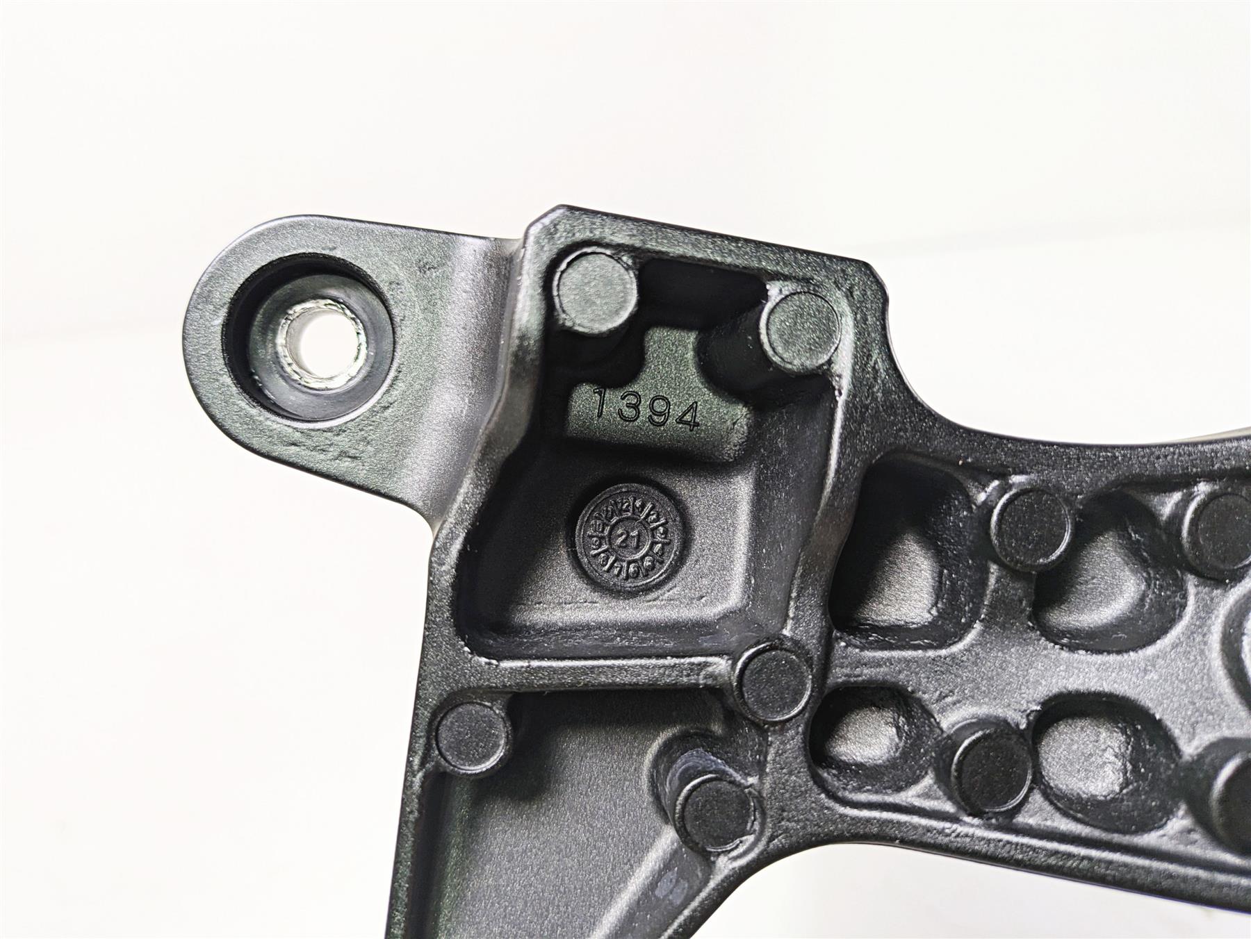 2022 Kawasaki ZR900RS Cafe Rear Passenger Foot Peg Rest Set 35063-1393-18R - Image 7